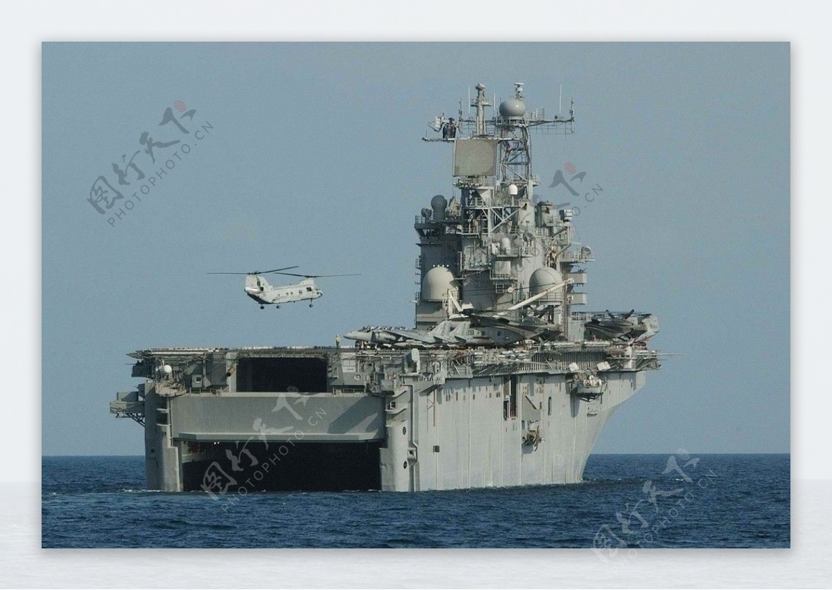 塔拉瓦级两栖攻击舰图片