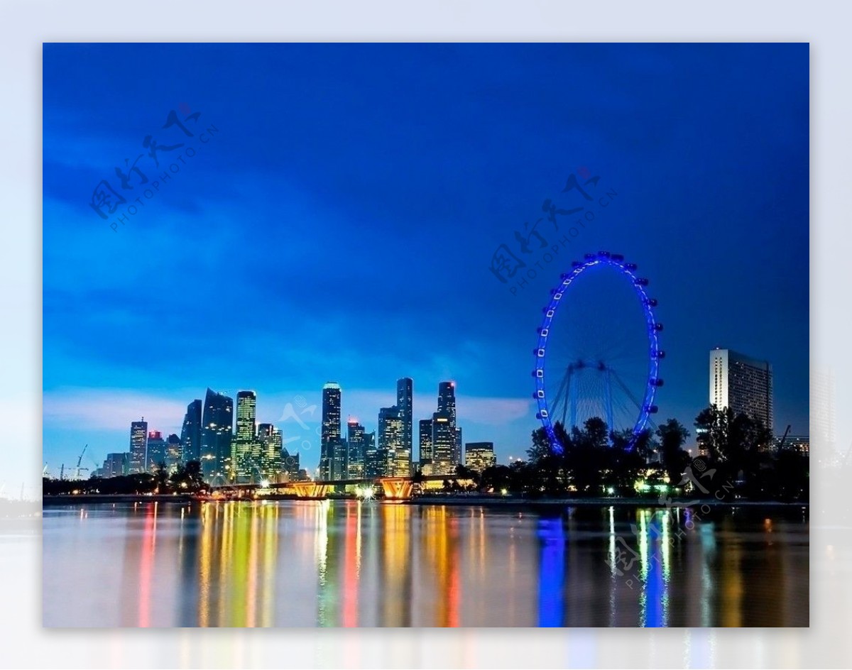 新加坡摩天轮夜景图片