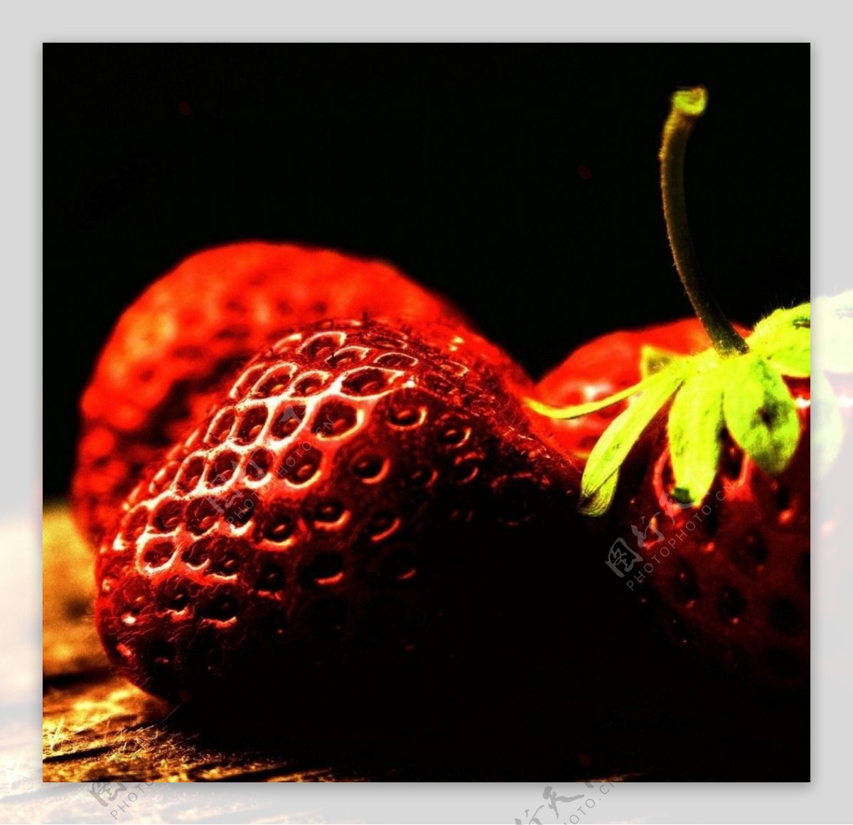 草莓摄影图高清摄影大图-千库网