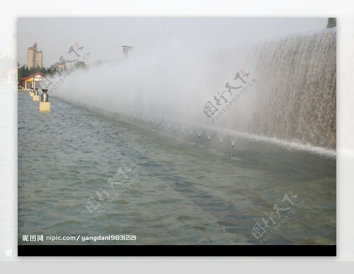 喷泉水雾图片