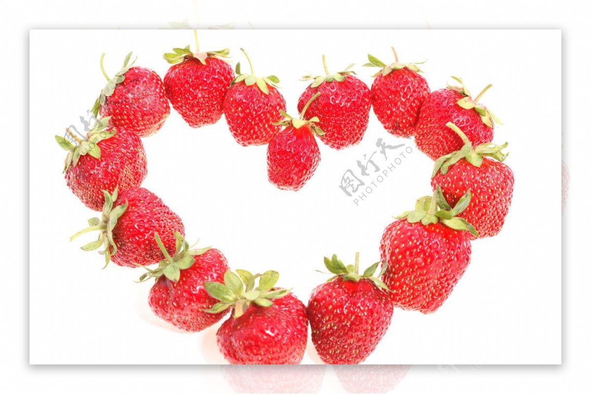 心形草莓图片素材-编号13729147-图行天下