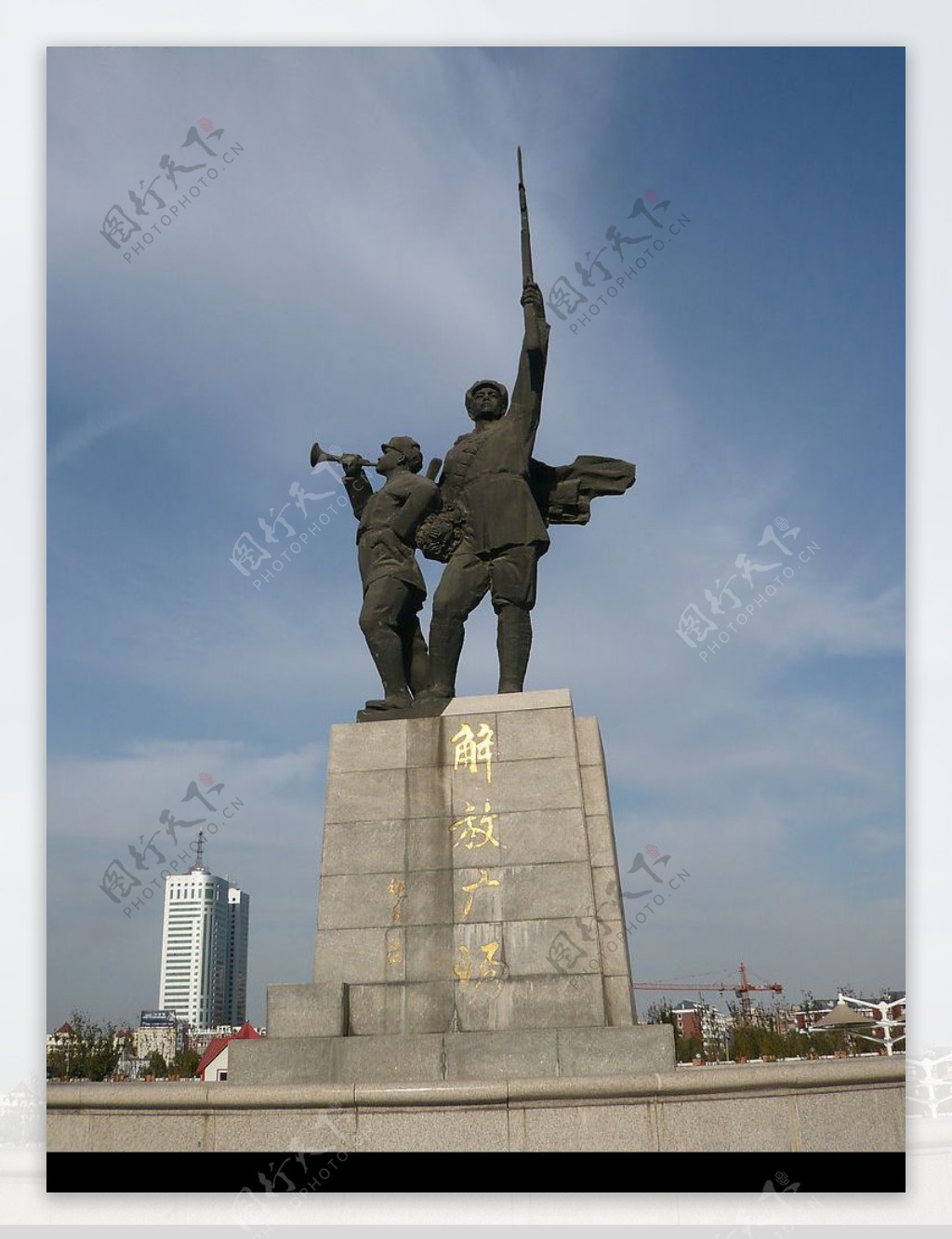 天津解放广场雕塑图片