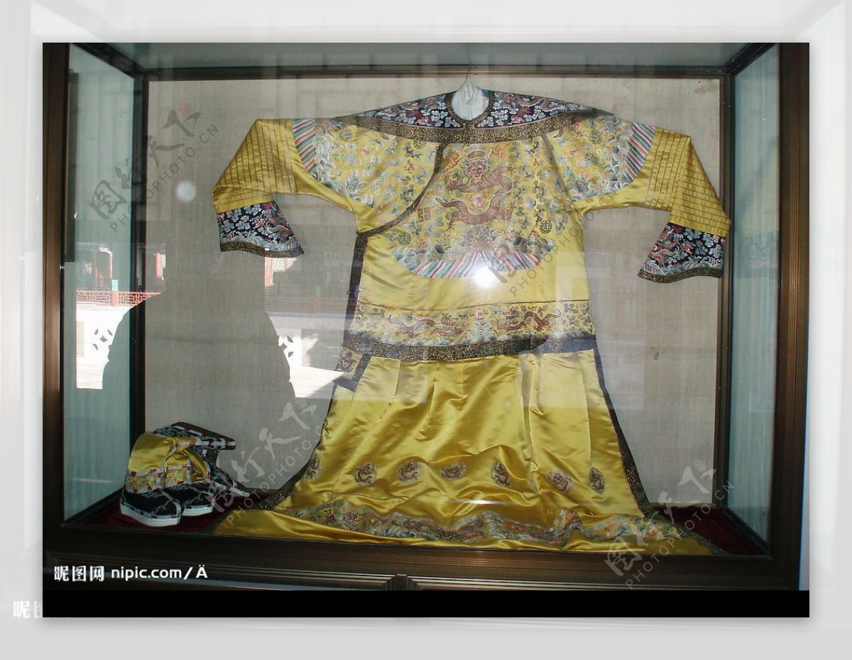 颐和园龙袍赝品图片
