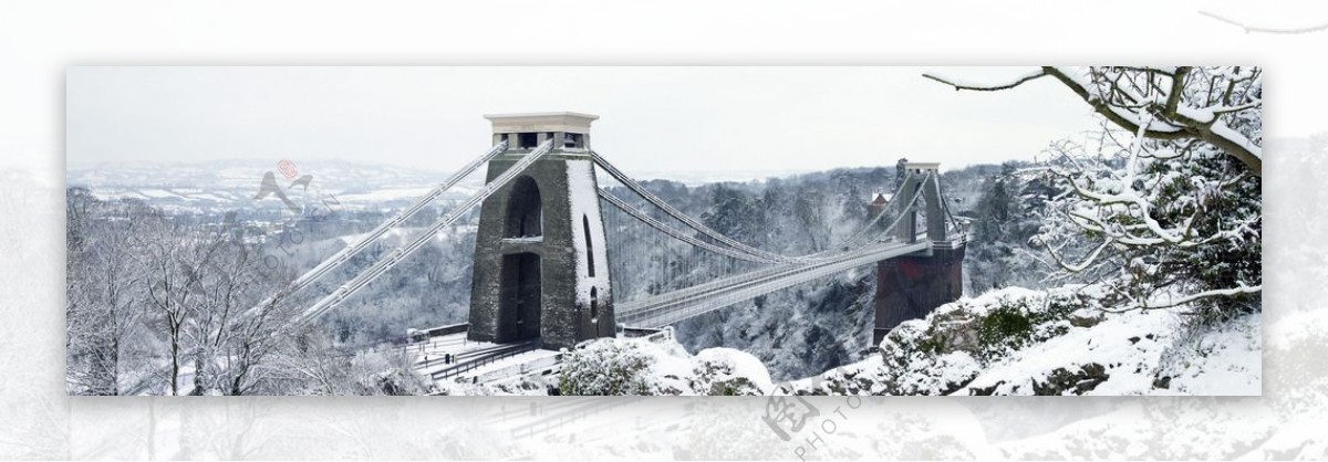 唯美伦敦大桥雪景图片