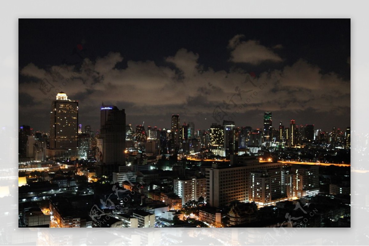 泰国曼谷城市夜景图片壁纸_高清城市夜景建筑图片壁纸_三千图片网