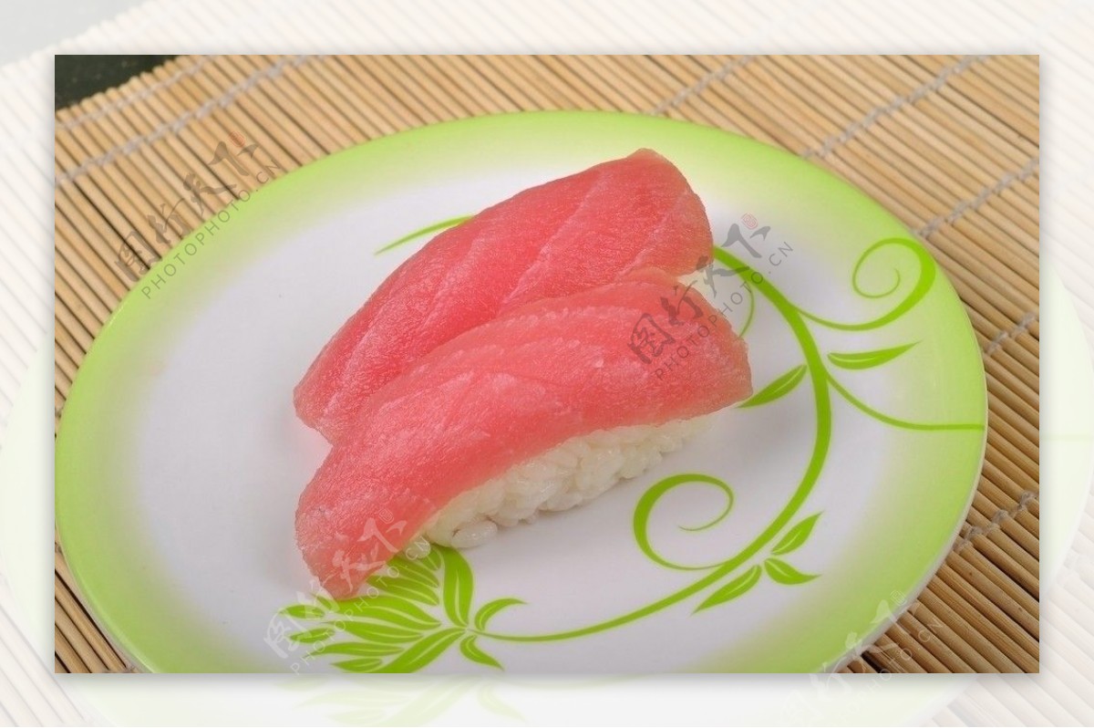 重弹来袭---三文鱼 刺身 寿司 金枪鱼 鱼籽日式料理|摄影|产品摄影|密斯杨美食摄影_原创作品-站酷ZCOOL