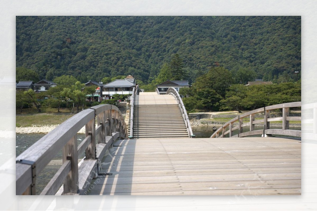 日本山口县织锦河木拱桥图片