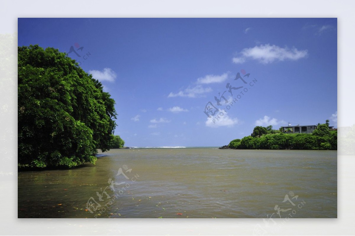 毛里求斯美丽的海河交界风光图片