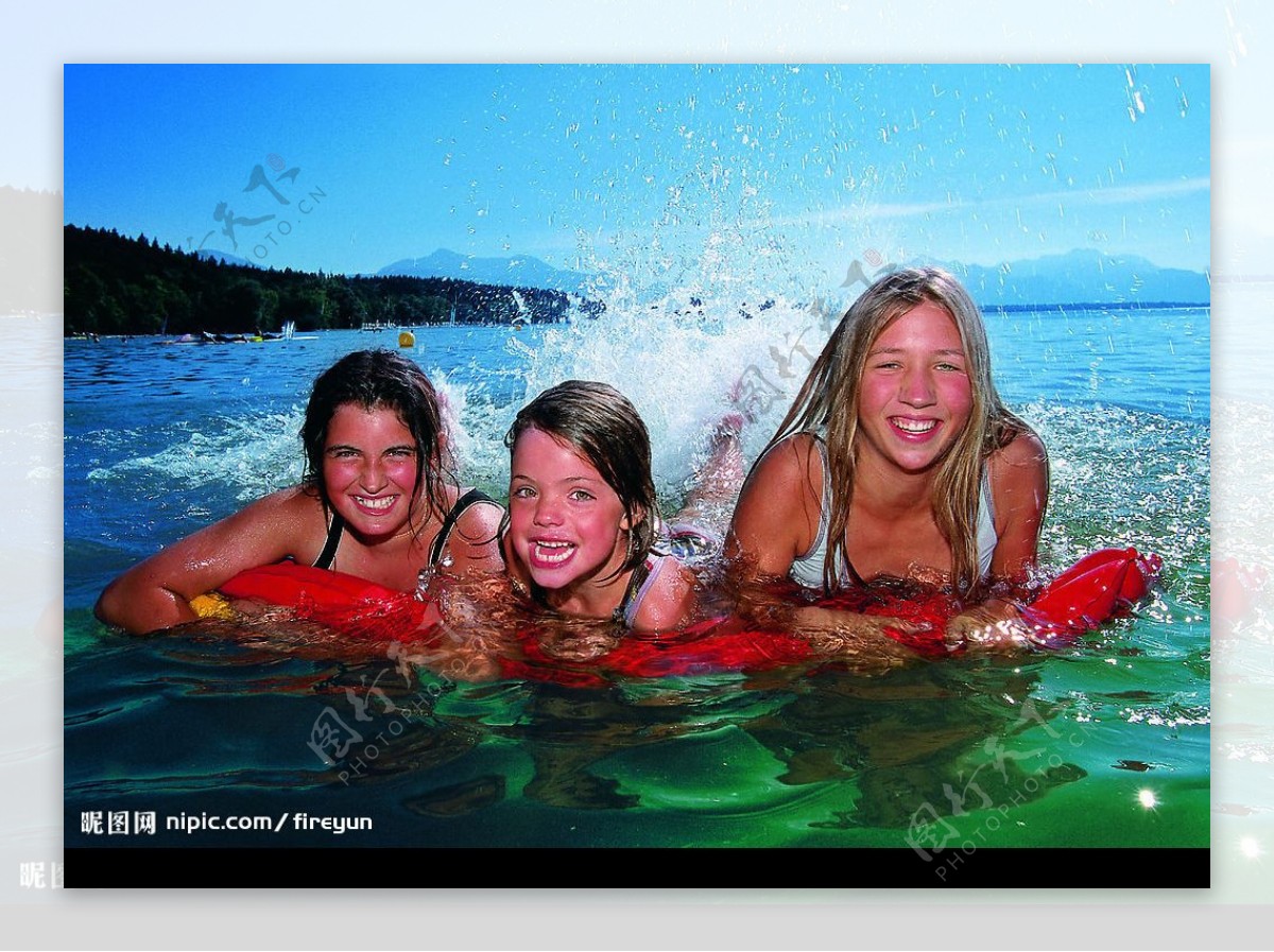 德国基姆湖上的阳光女孩图片