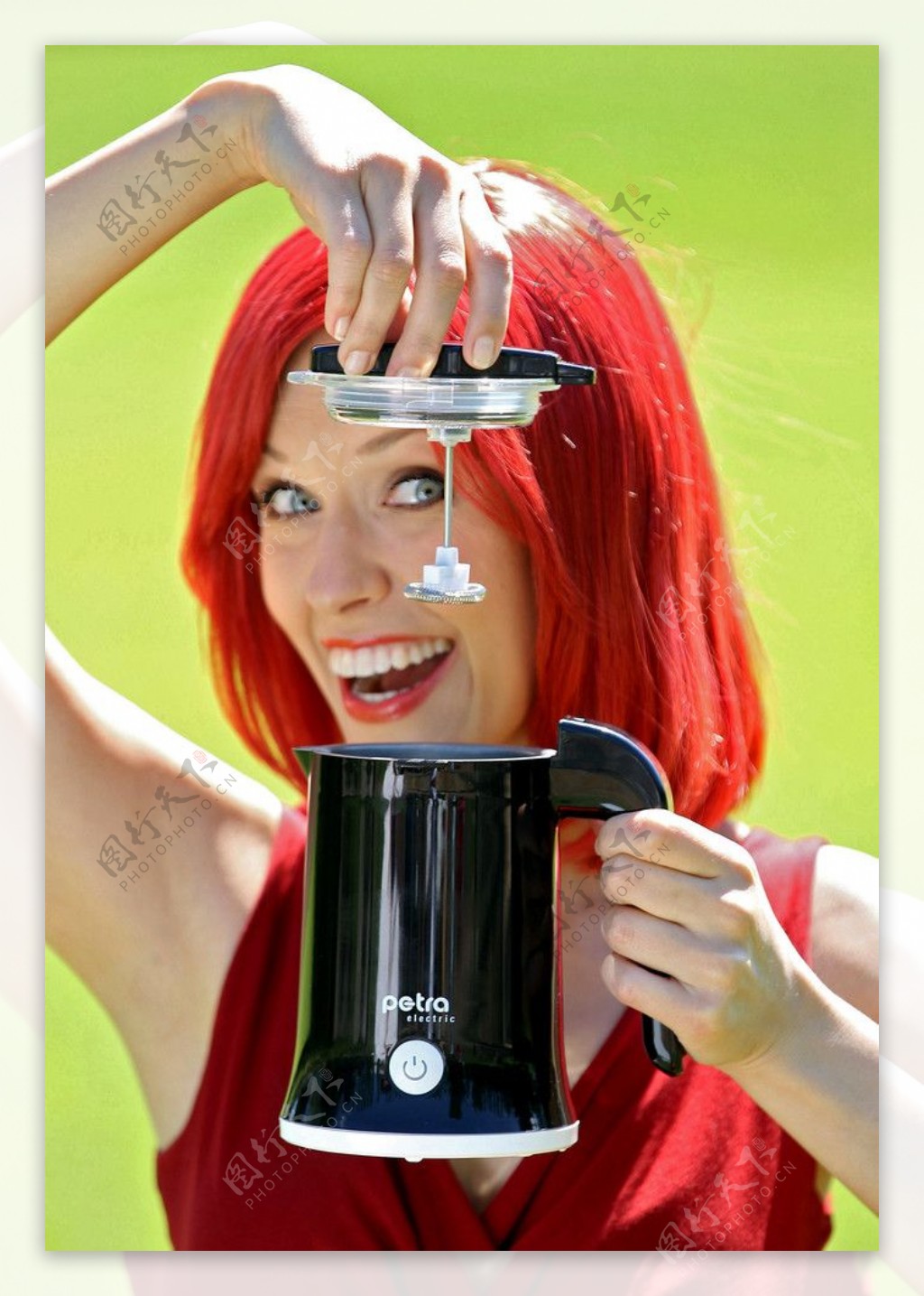 美女展示Petra牛奶搅拌机搅拌器图片