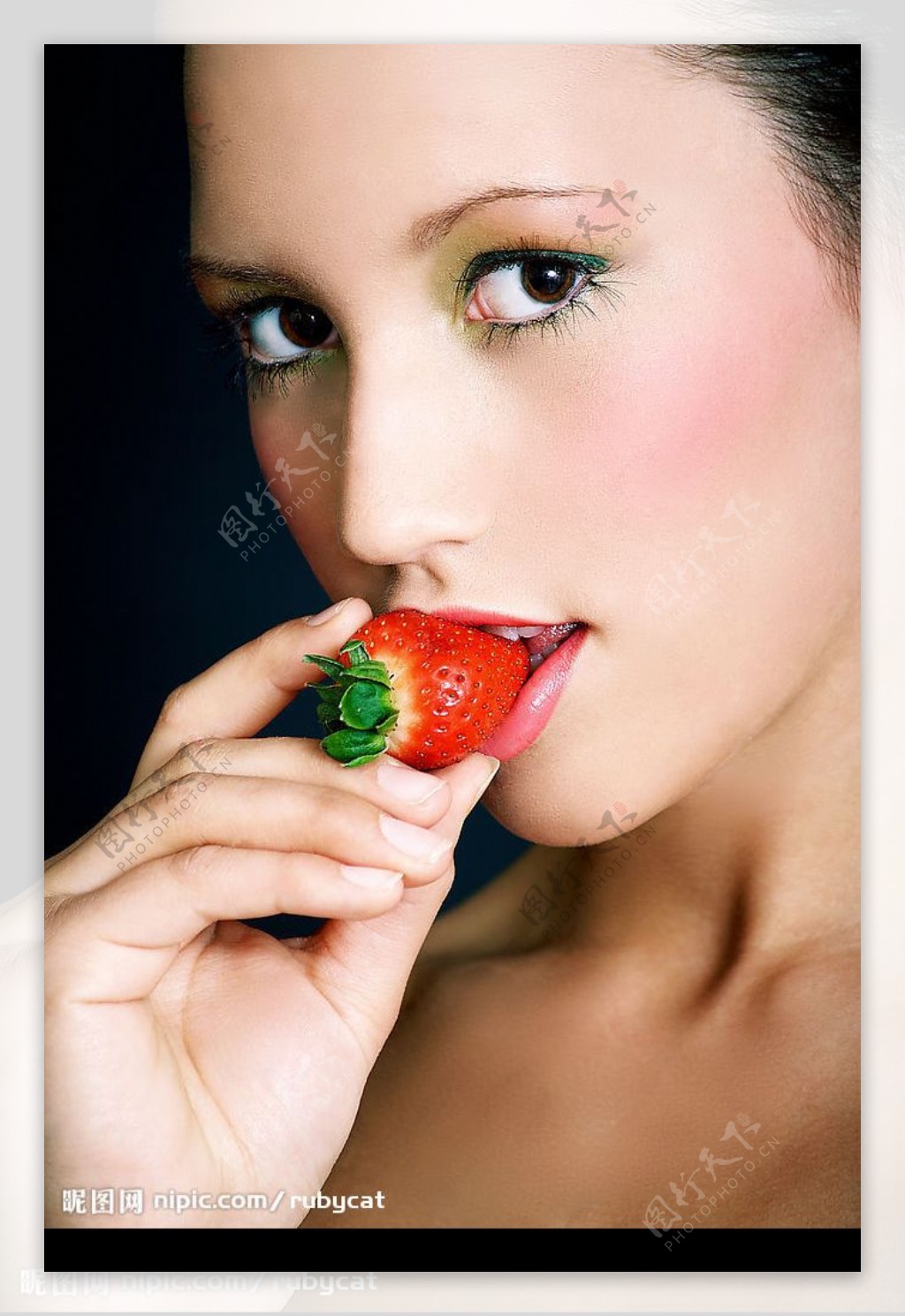 草莓美颜图片