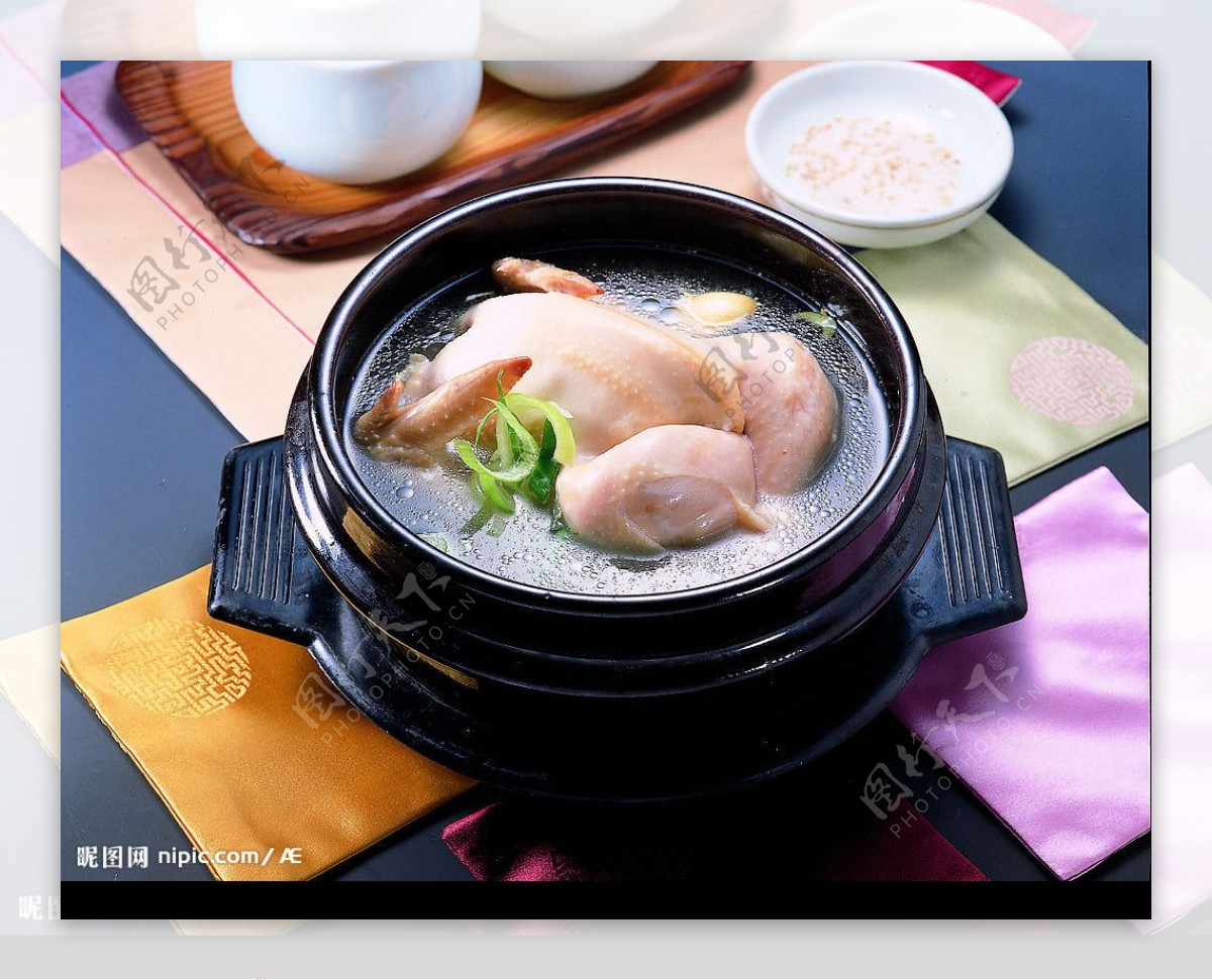 韩国烧烤参鸡汤图片