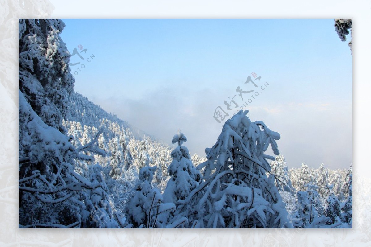 雪景峨眉山图片