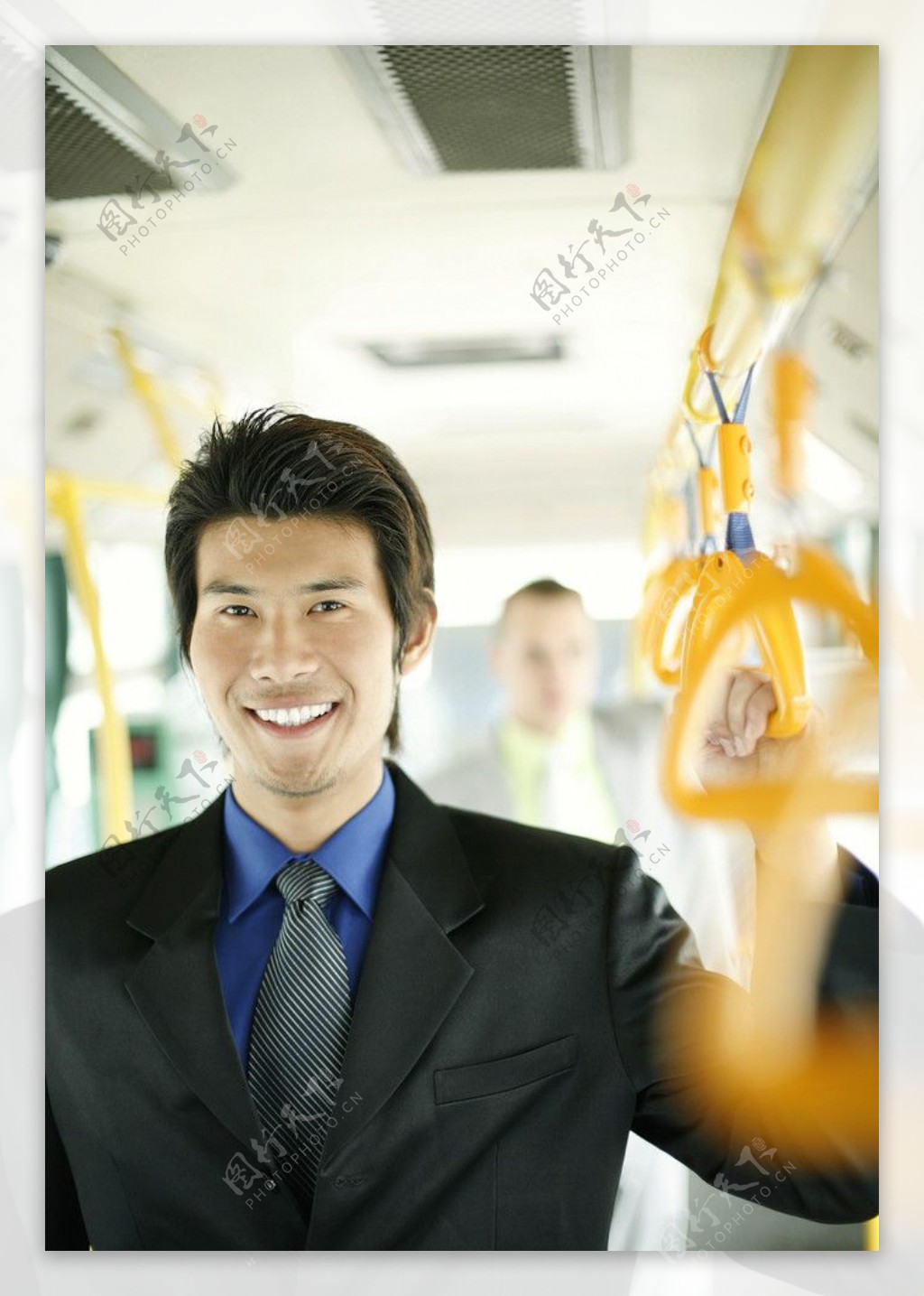 公交车上的商务人物图片