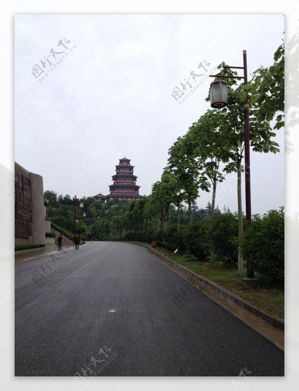 雨中的宝鸡图片