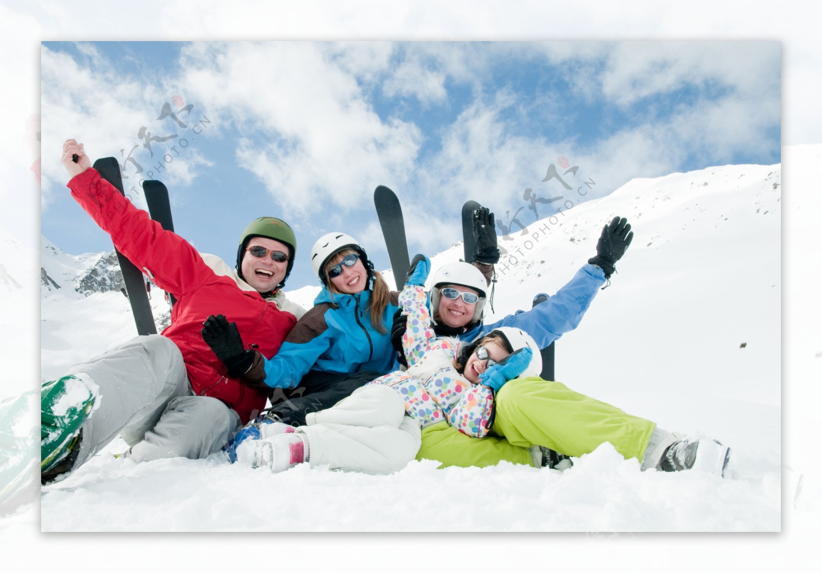 滑雪场快乐幸福一家人图片