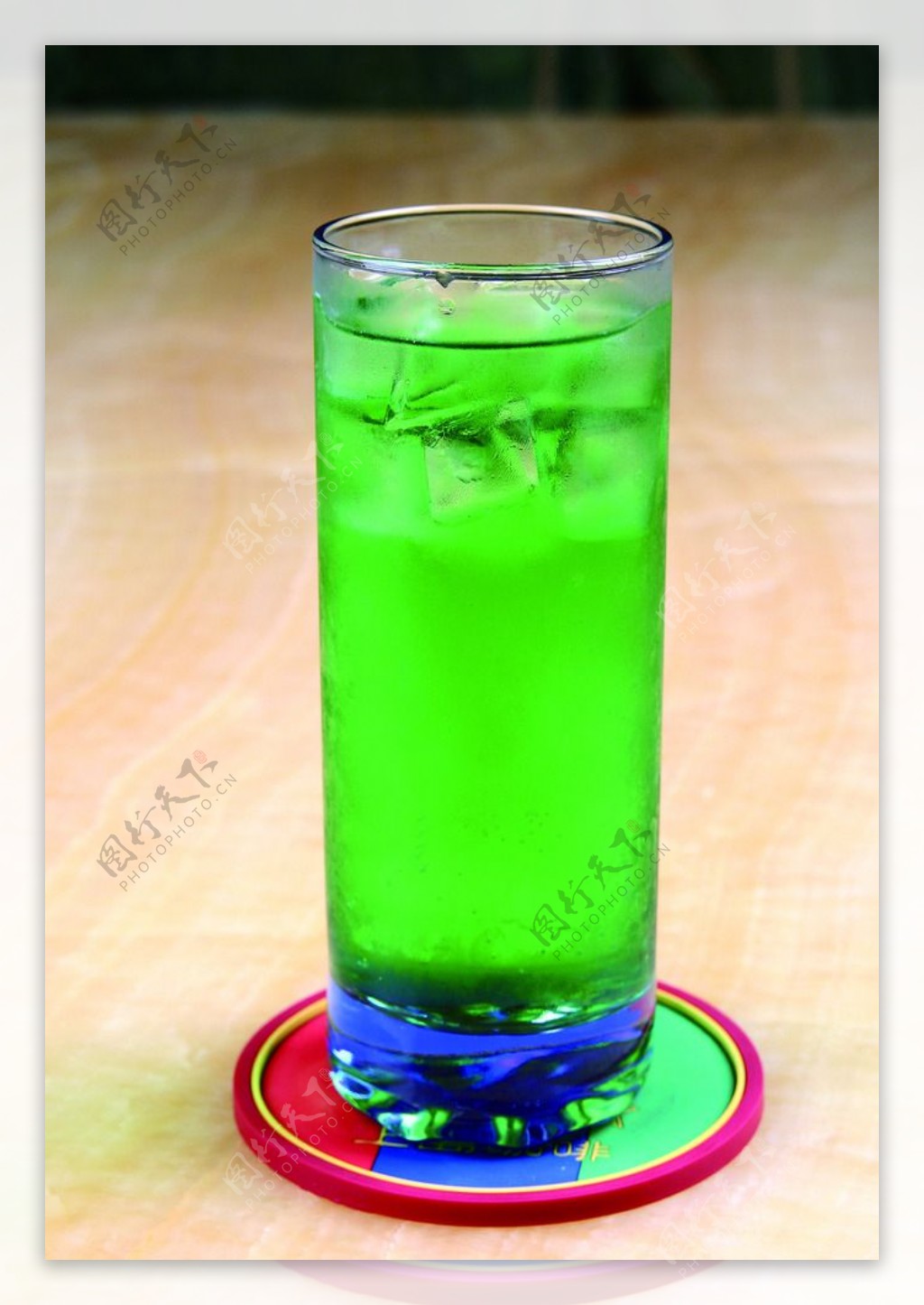 绿色果汁鸡尾酒图片