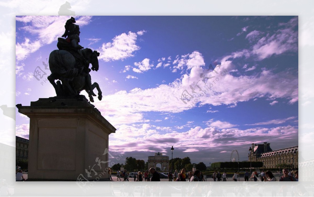 卢浮宫广场图片
