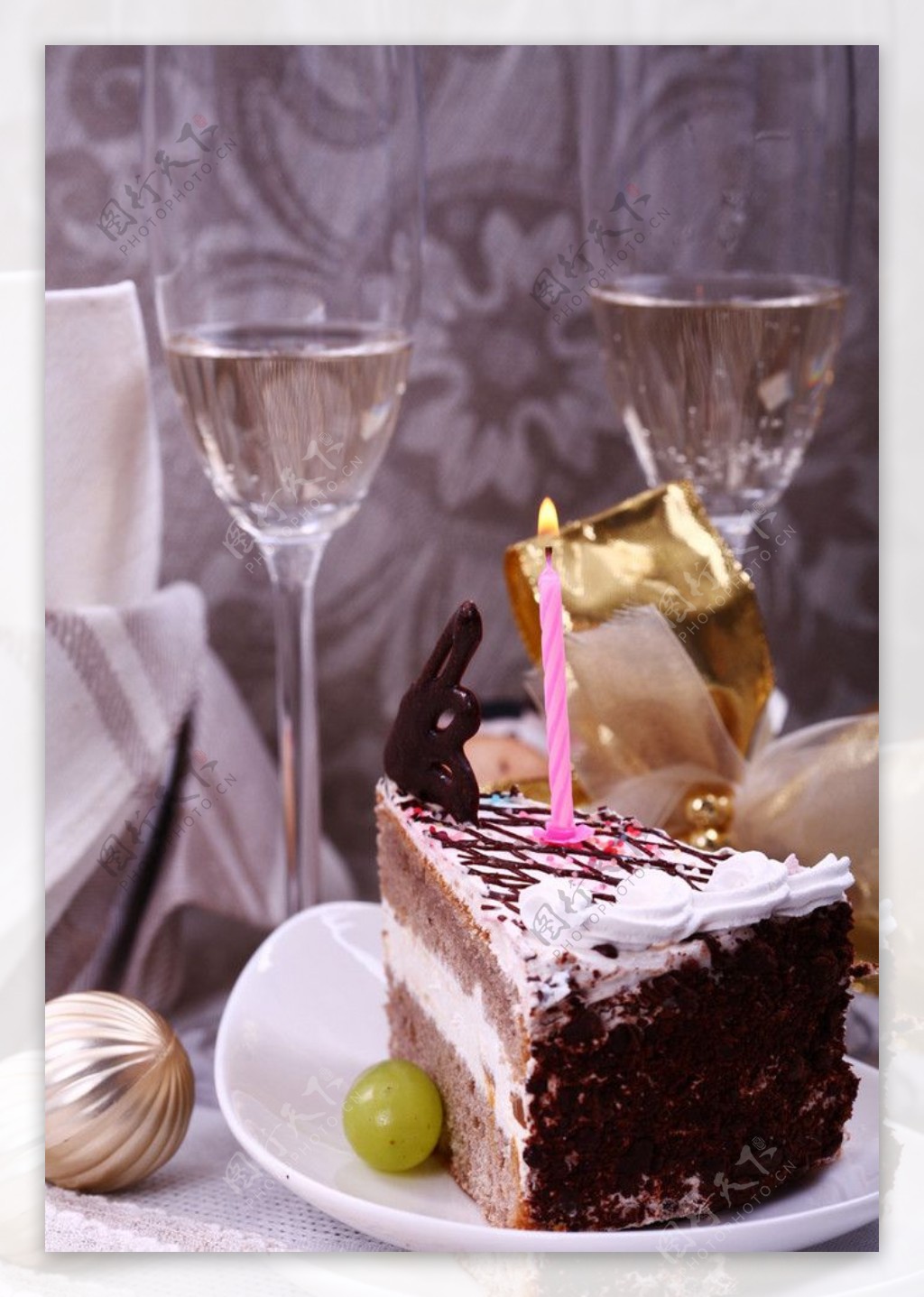 香槟蛋糕甜品图片