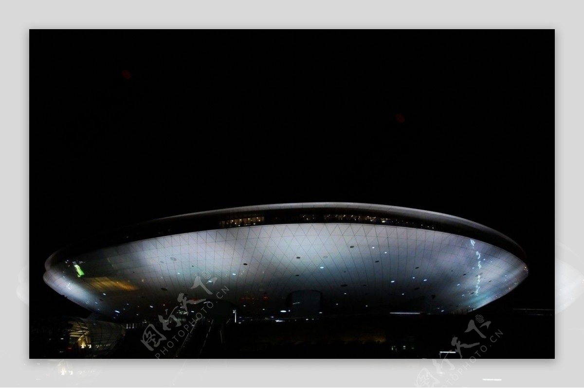 高清晰上海世博会建筑夜景图片