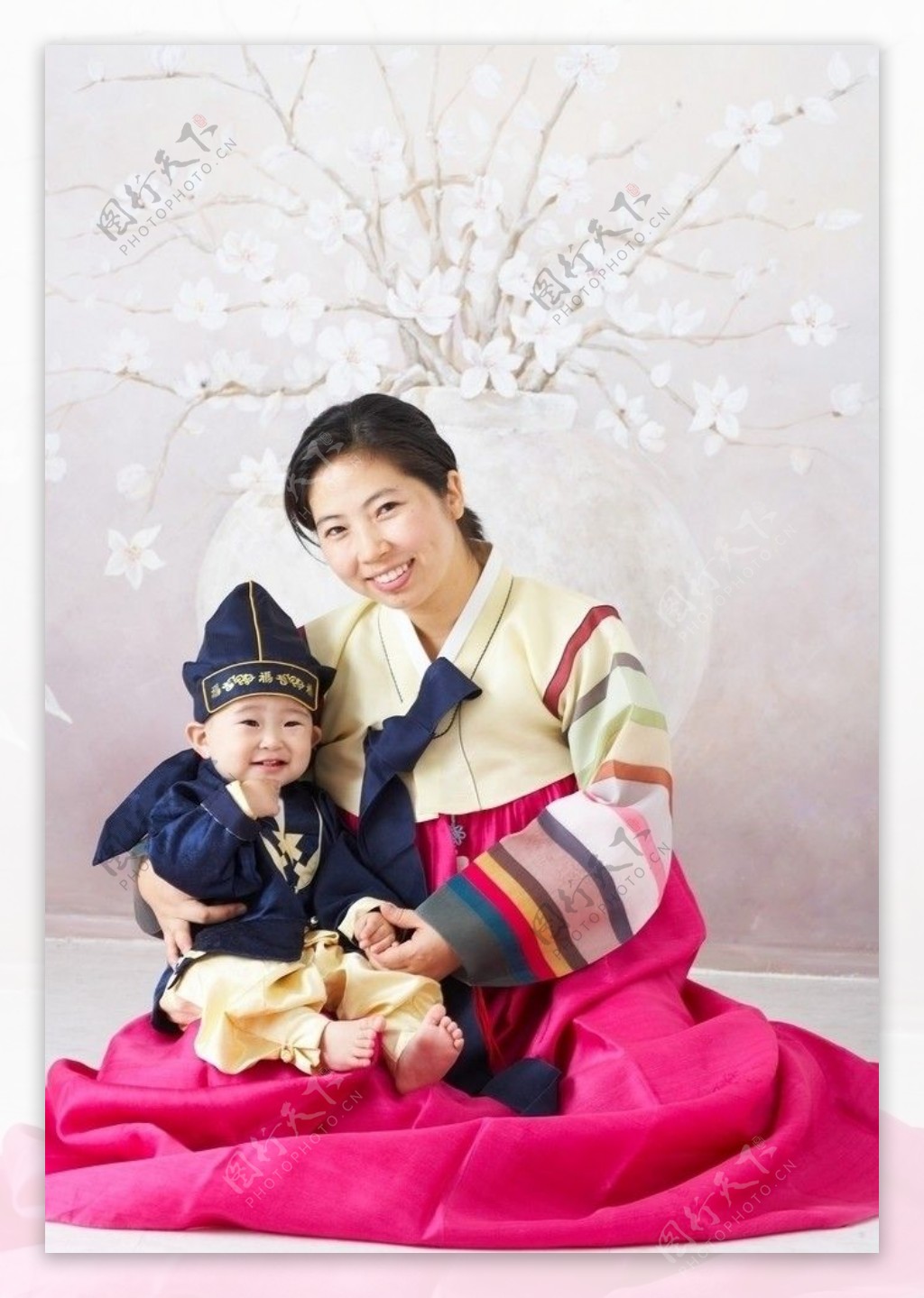 韩国民族服饰的亲子摄影写真图片
