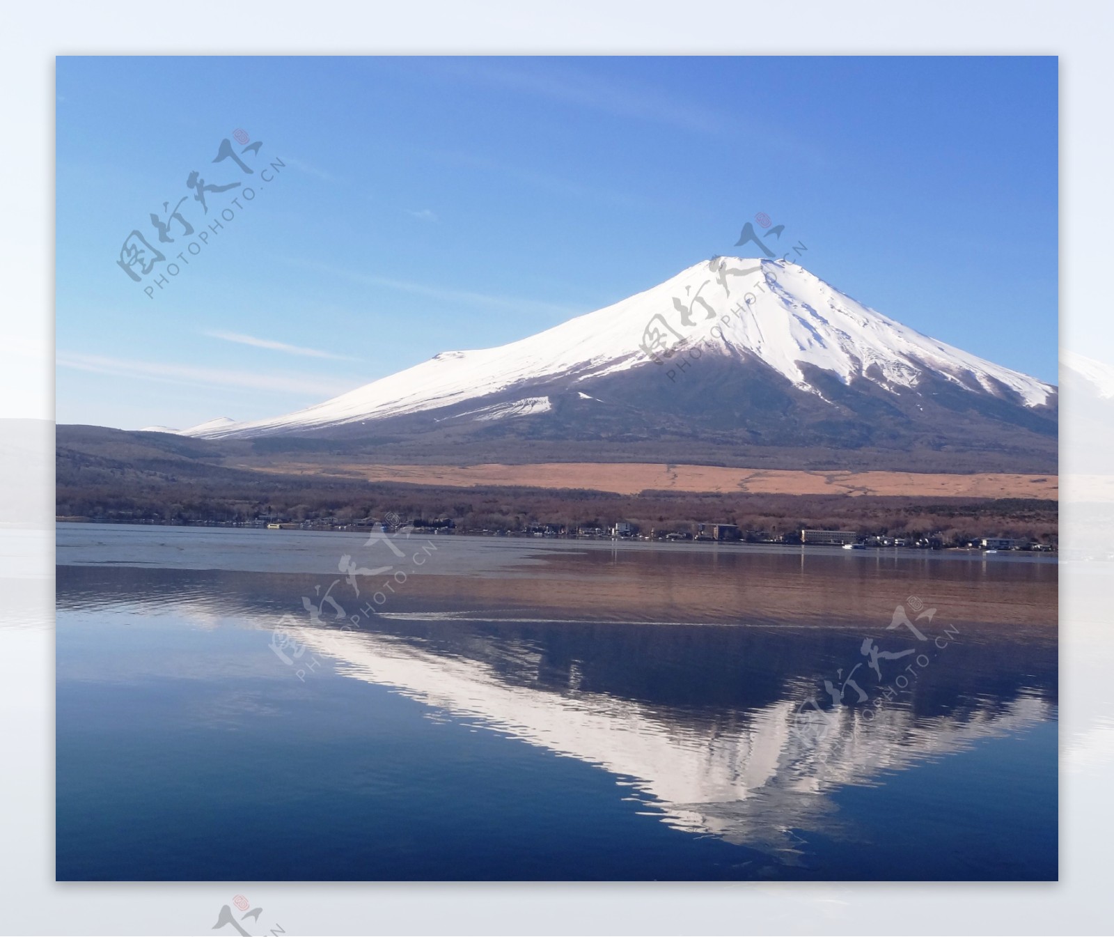 日本富士山雪景图片