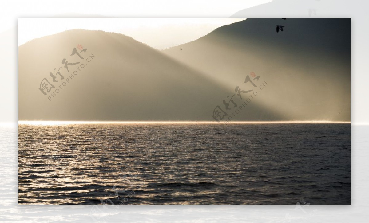 泸沽湖一米阳光图片