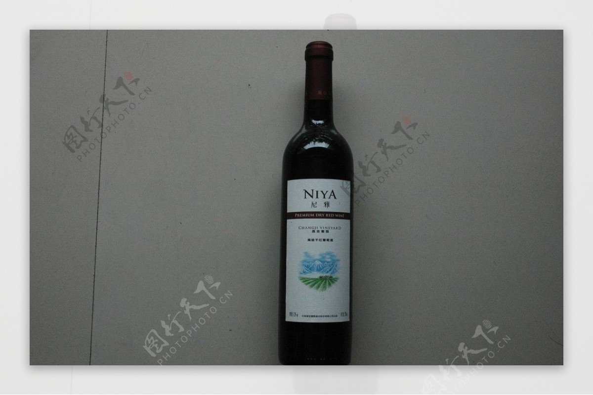 尼雅葡萄酒图片