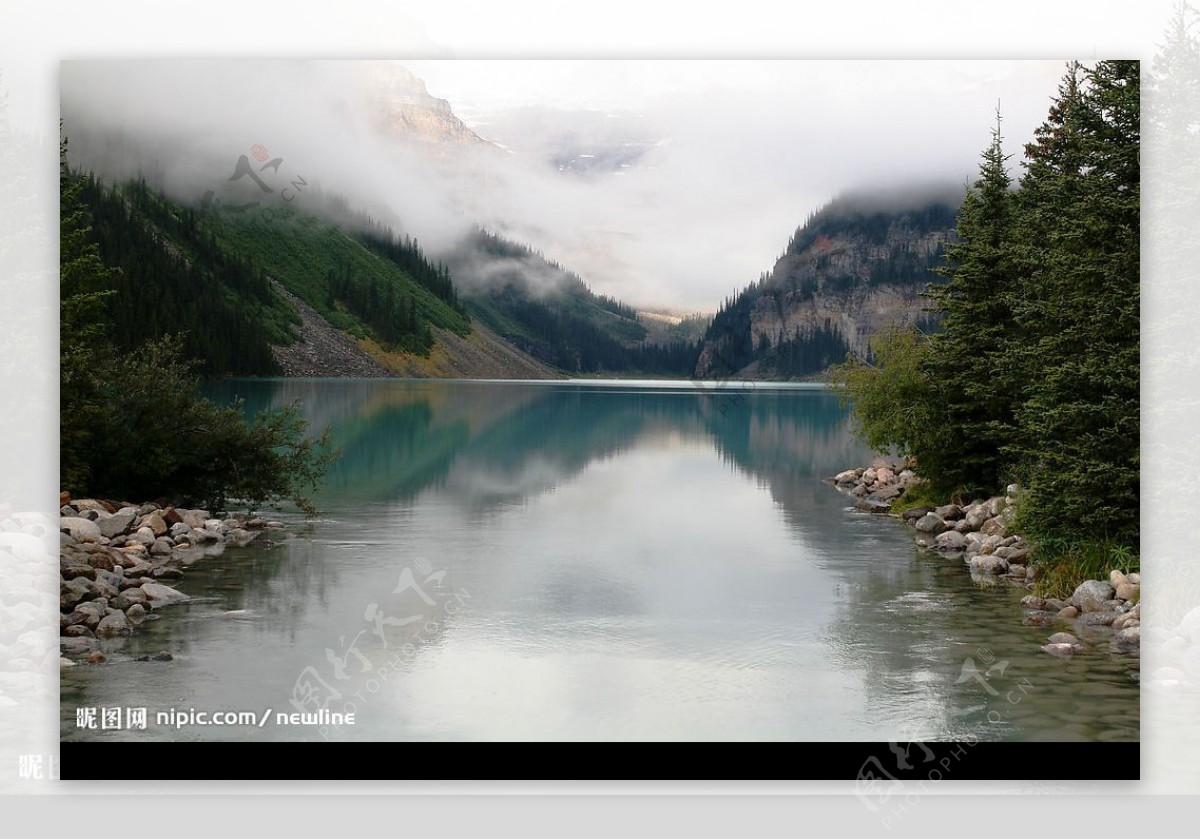 湖山水色图片