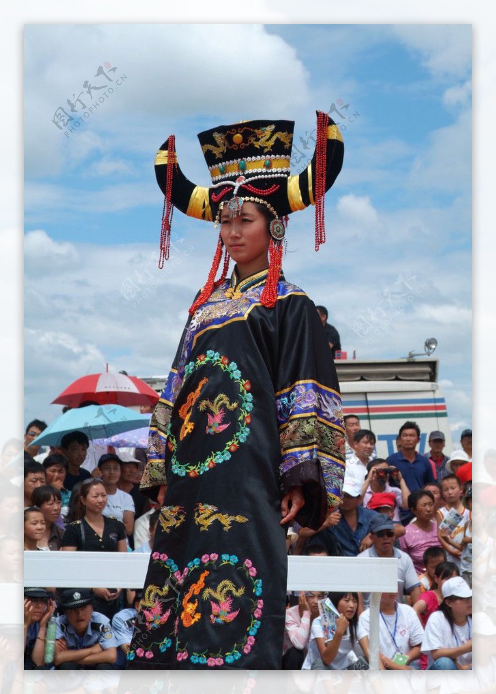 蒙古族服饰图片