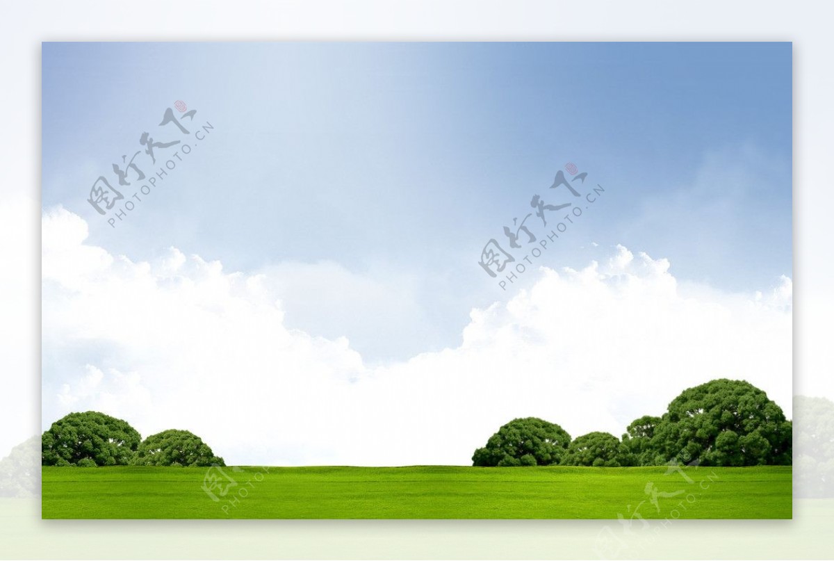 蓝天草地白云绿树图片