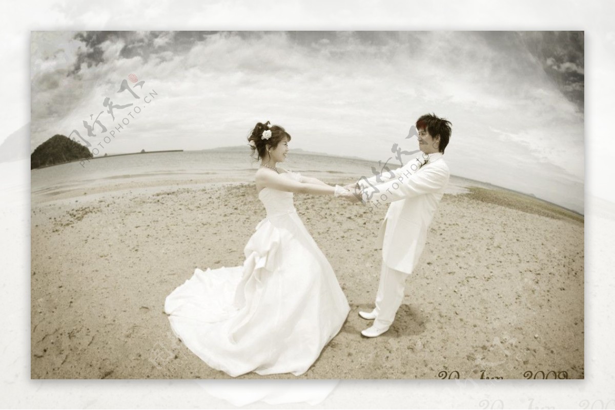海边广角变焦洁白婚纱摄影照片图片