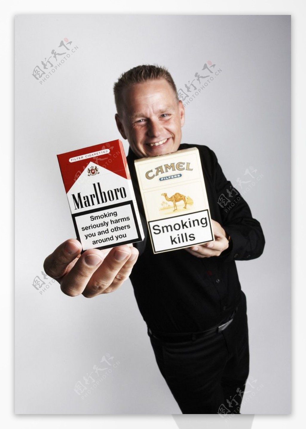 香烟和男人图片