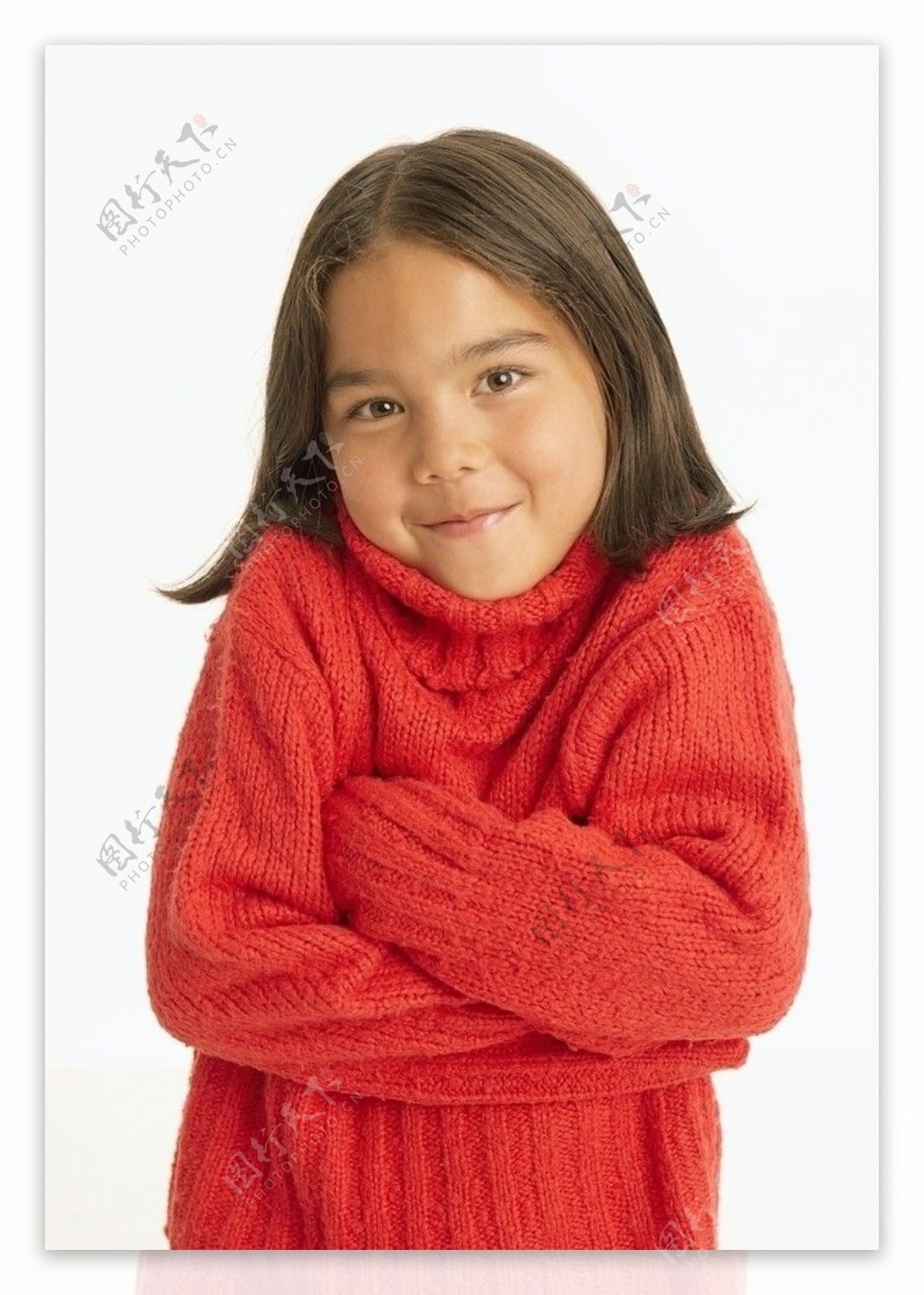 穿着红毛衣的漂亮小女孩图片