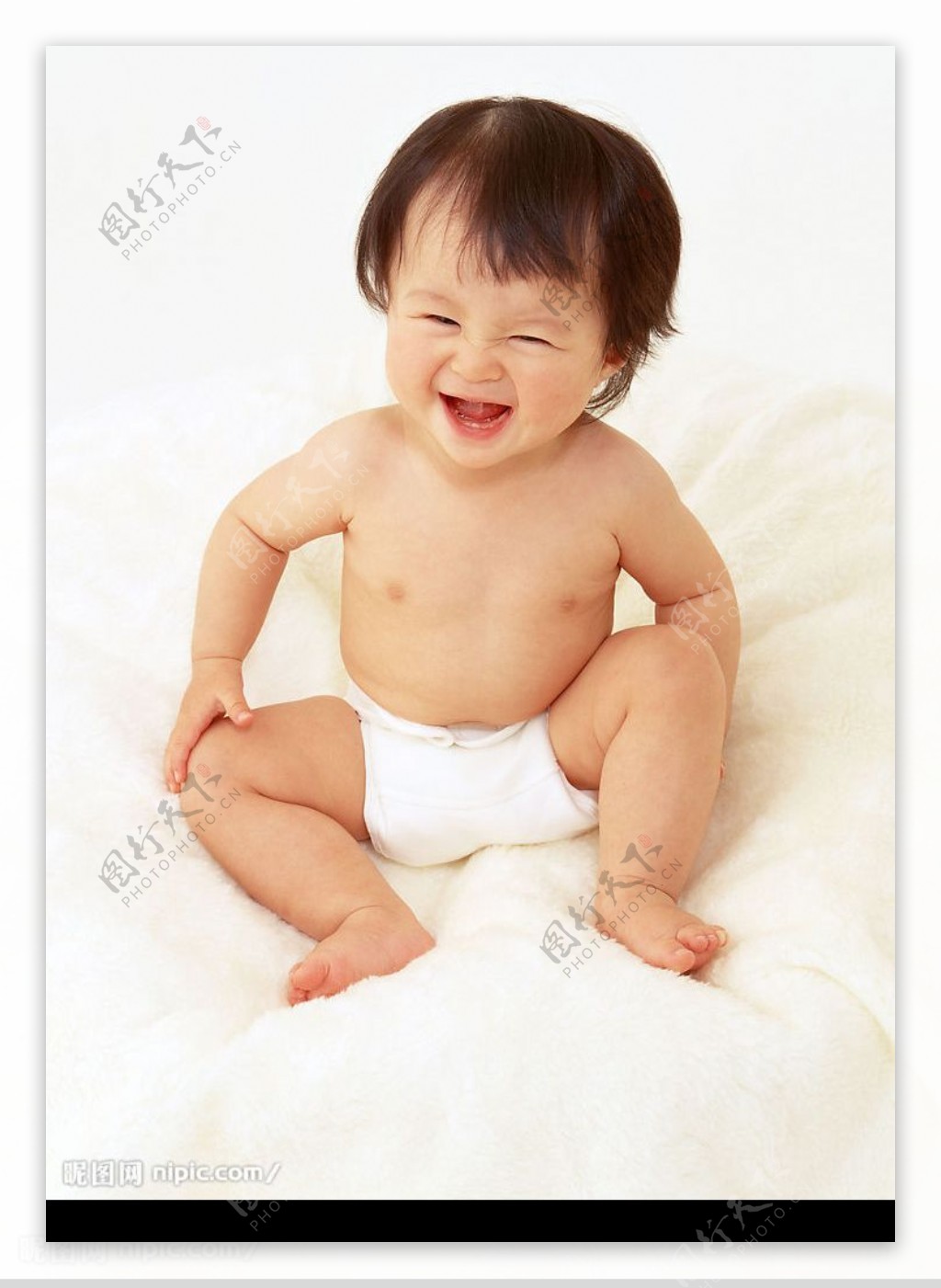 婴幼儿可爱笑图片