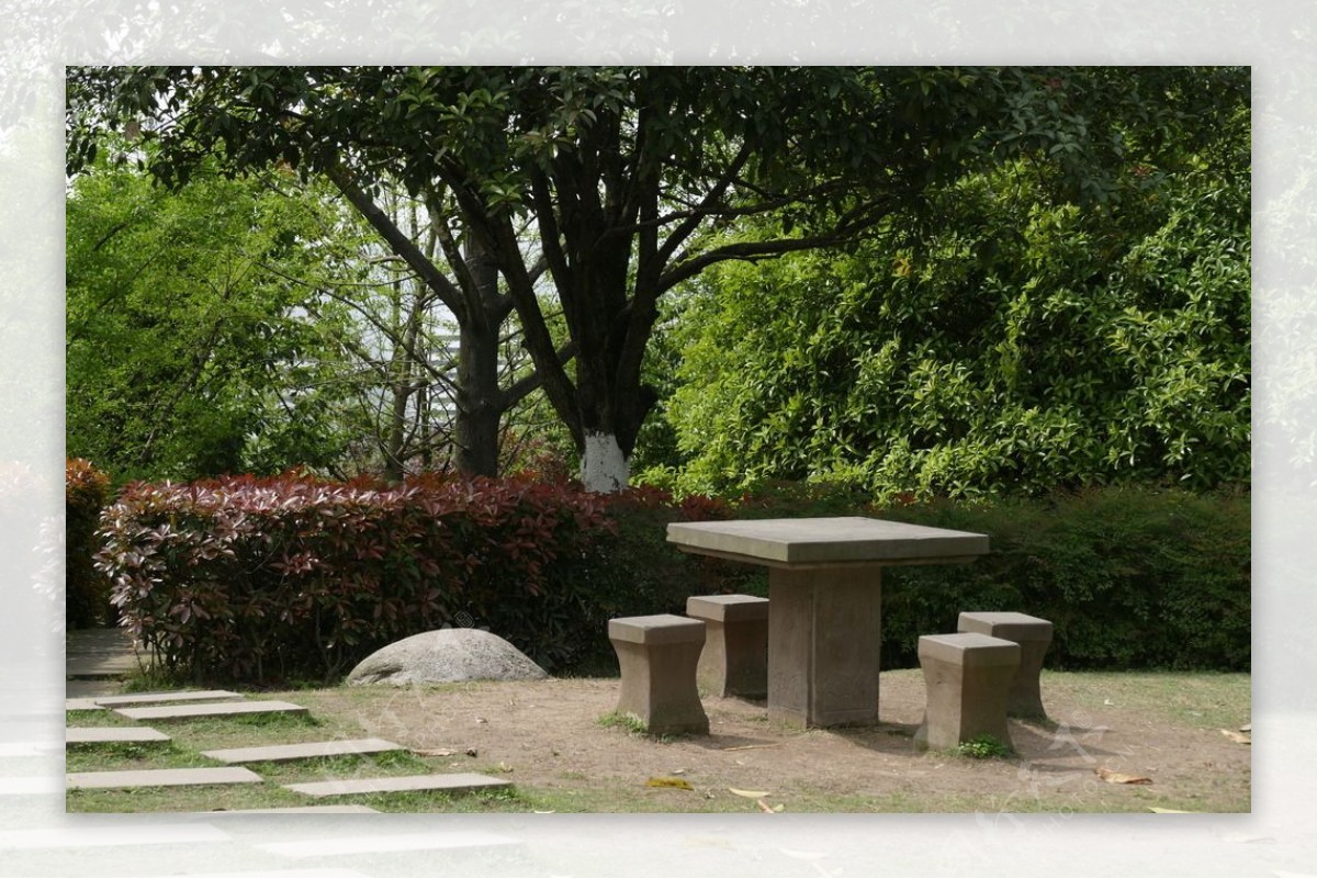 公园石桌石凳