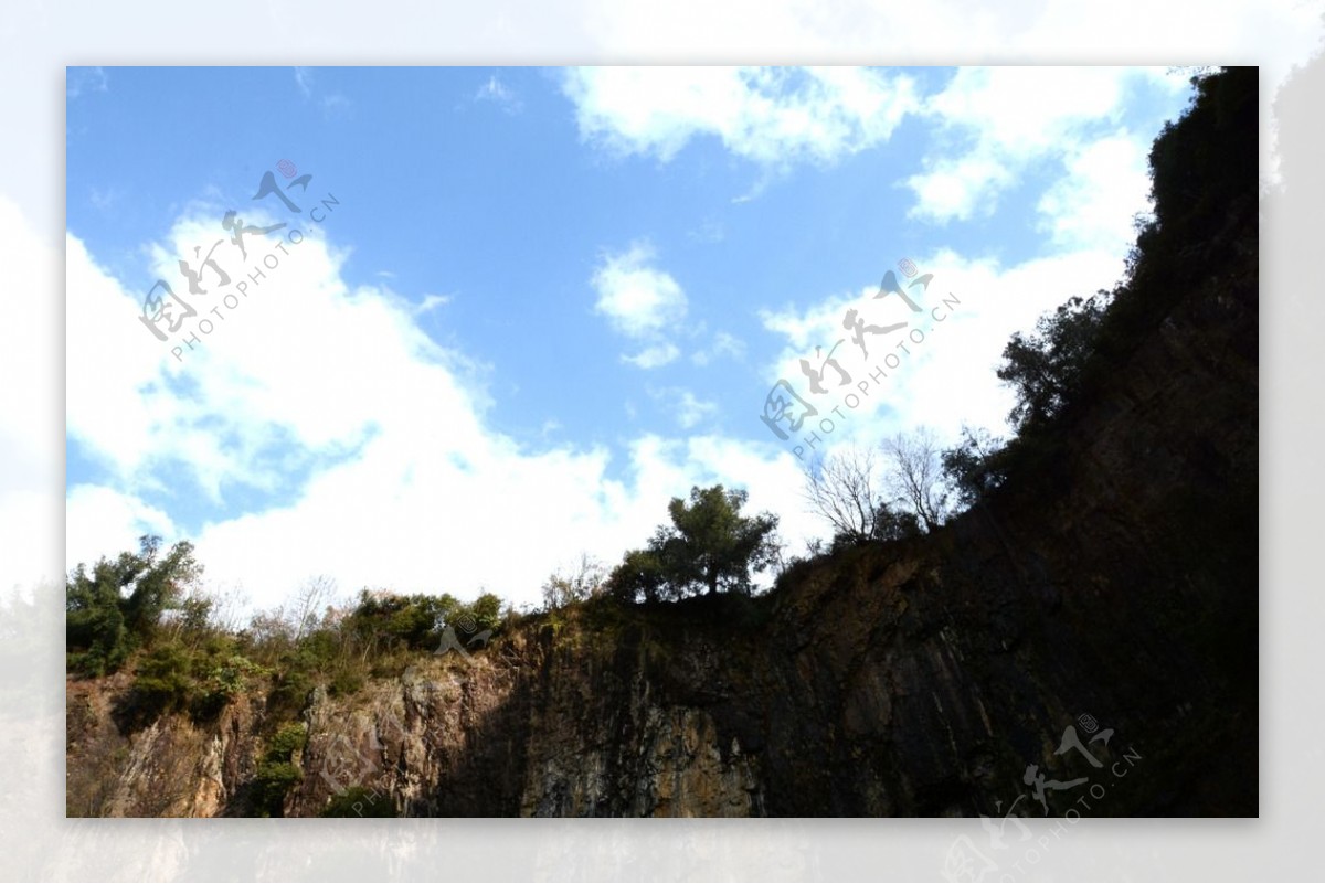 天空山崖