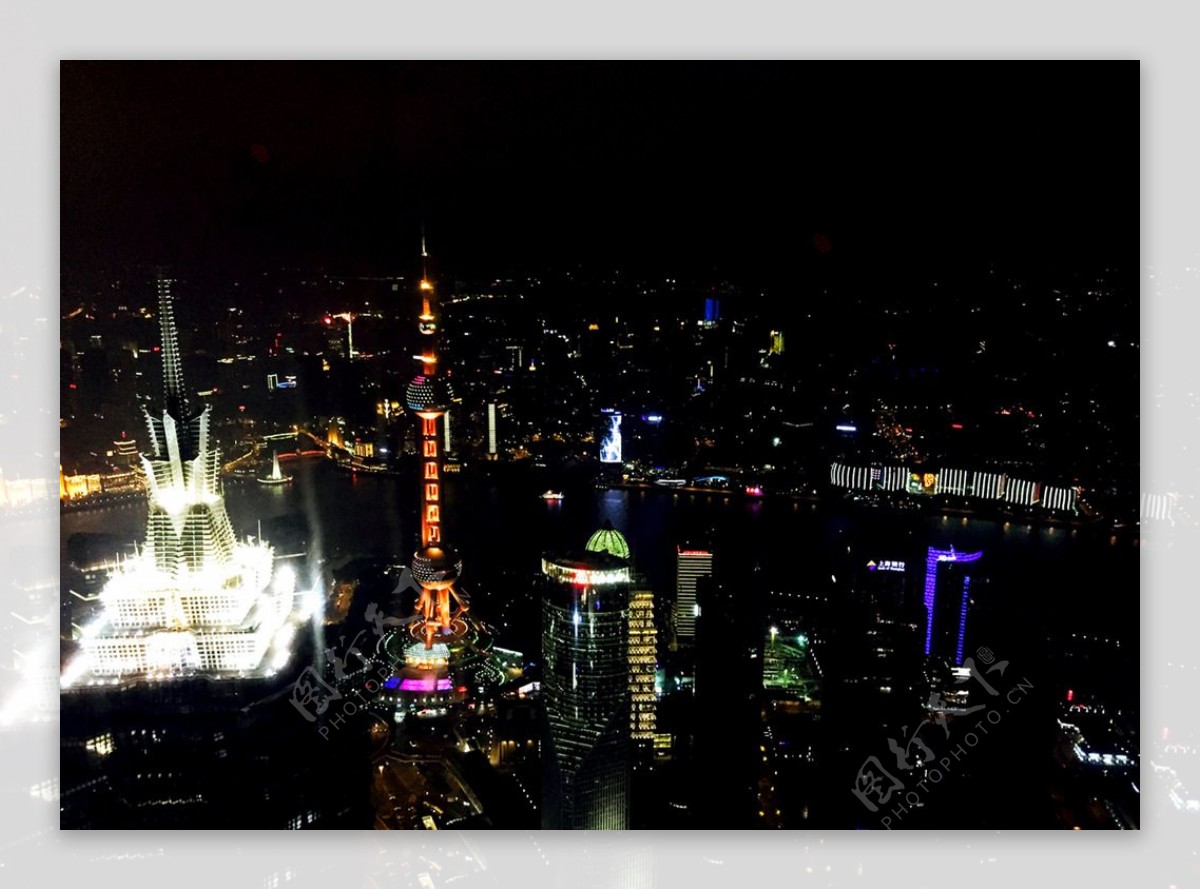 上海环球金融大厦拍东方明珠夜景