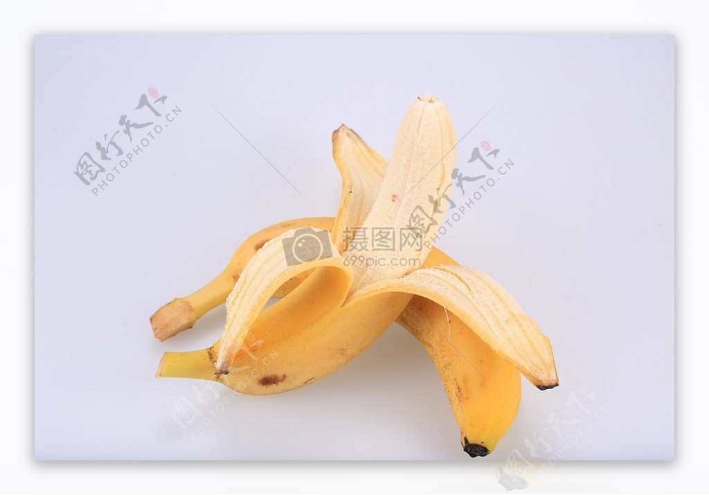 揭开皮的香蕉