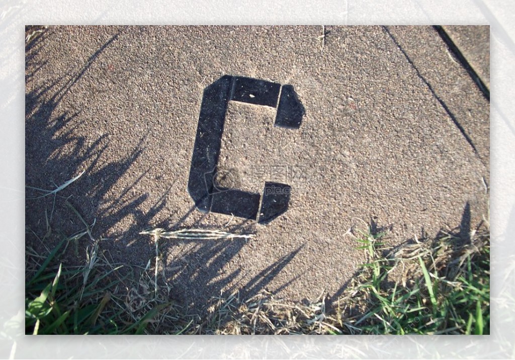 字母C在瓷砖