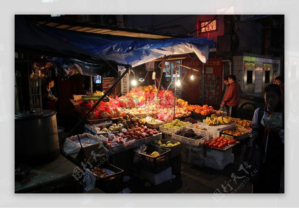 晚上水果市场传统的