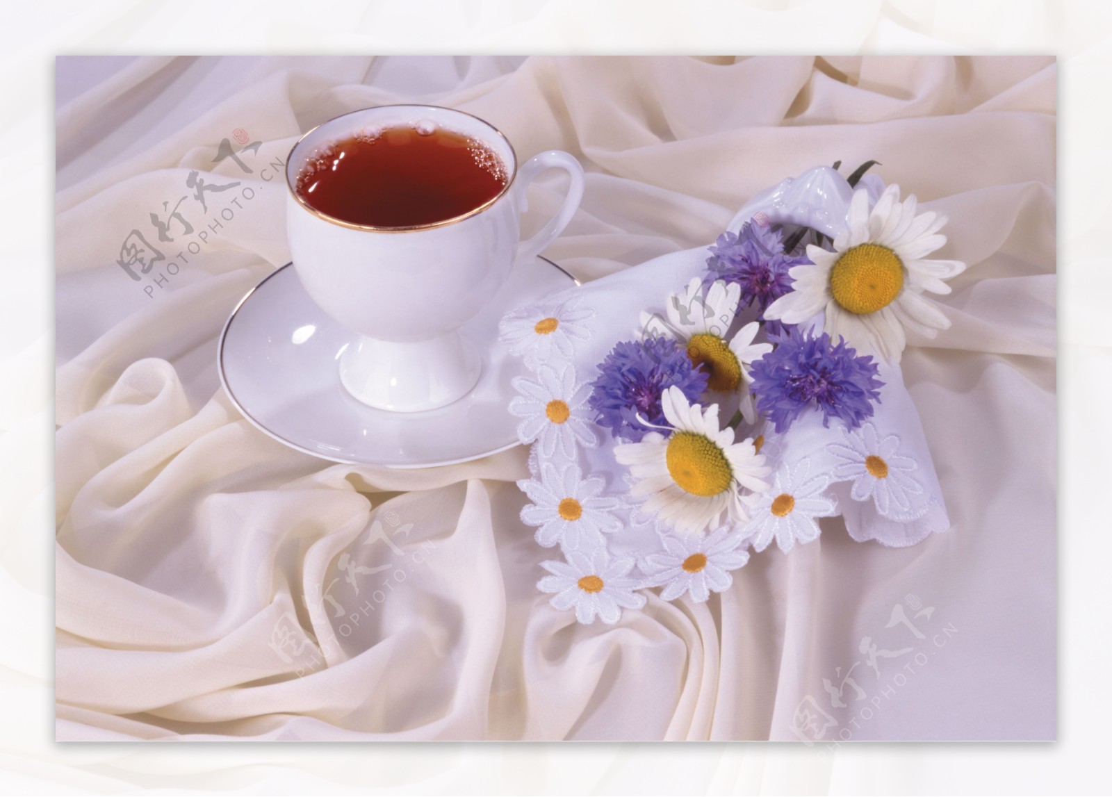 茶水与花朵图片