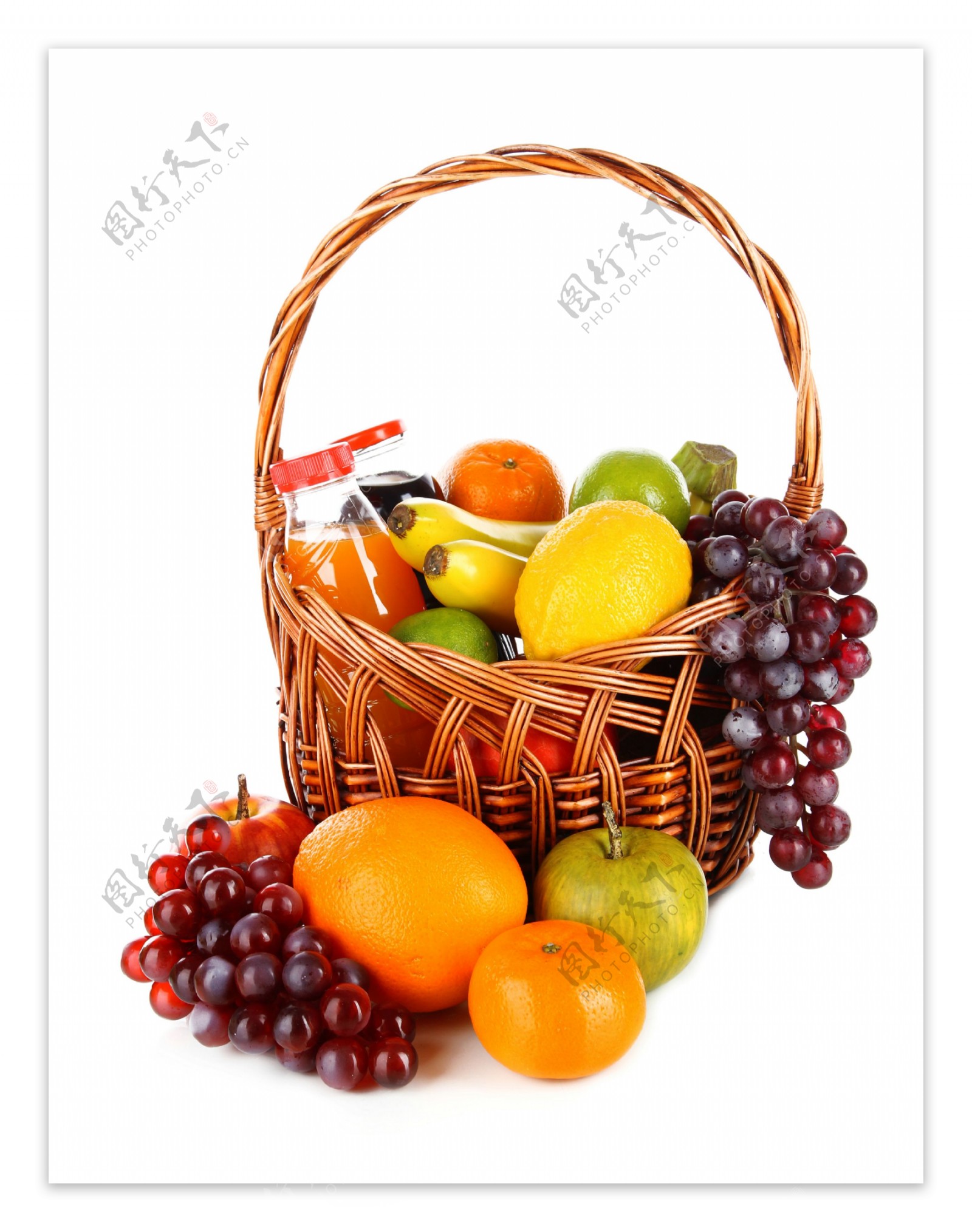 篮筐内外的各种水果图片