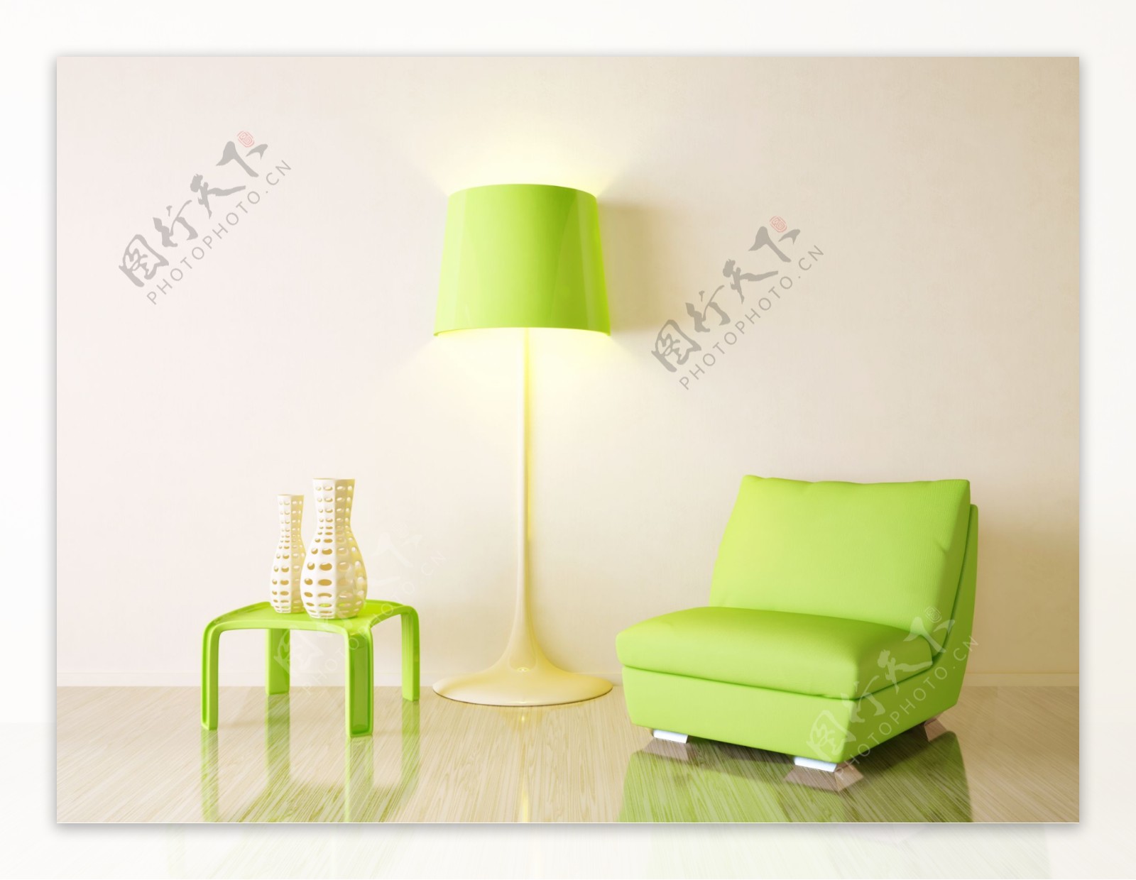 绿色沙发与落地台灯图片