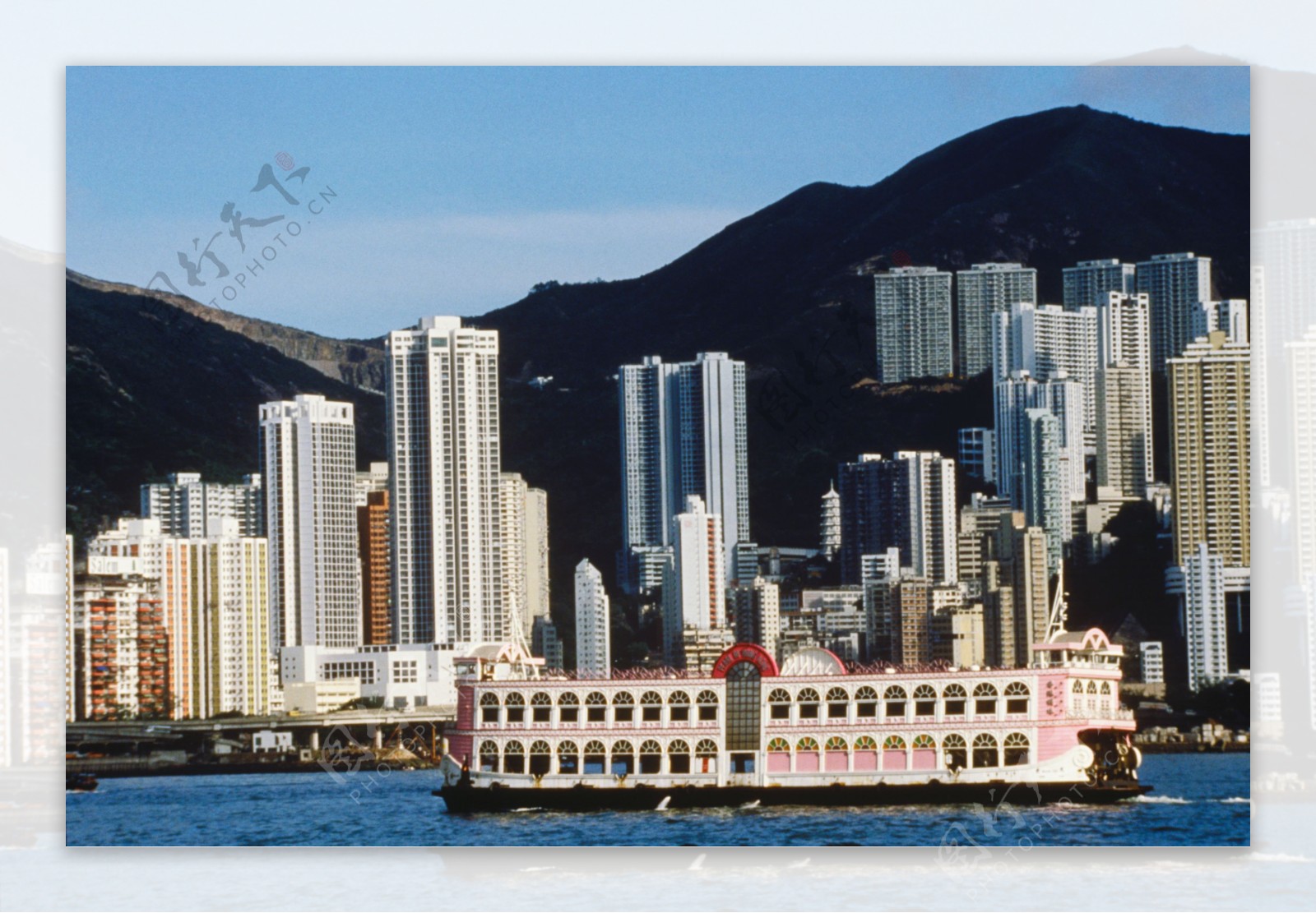 香港海面上的轮船高图片图片