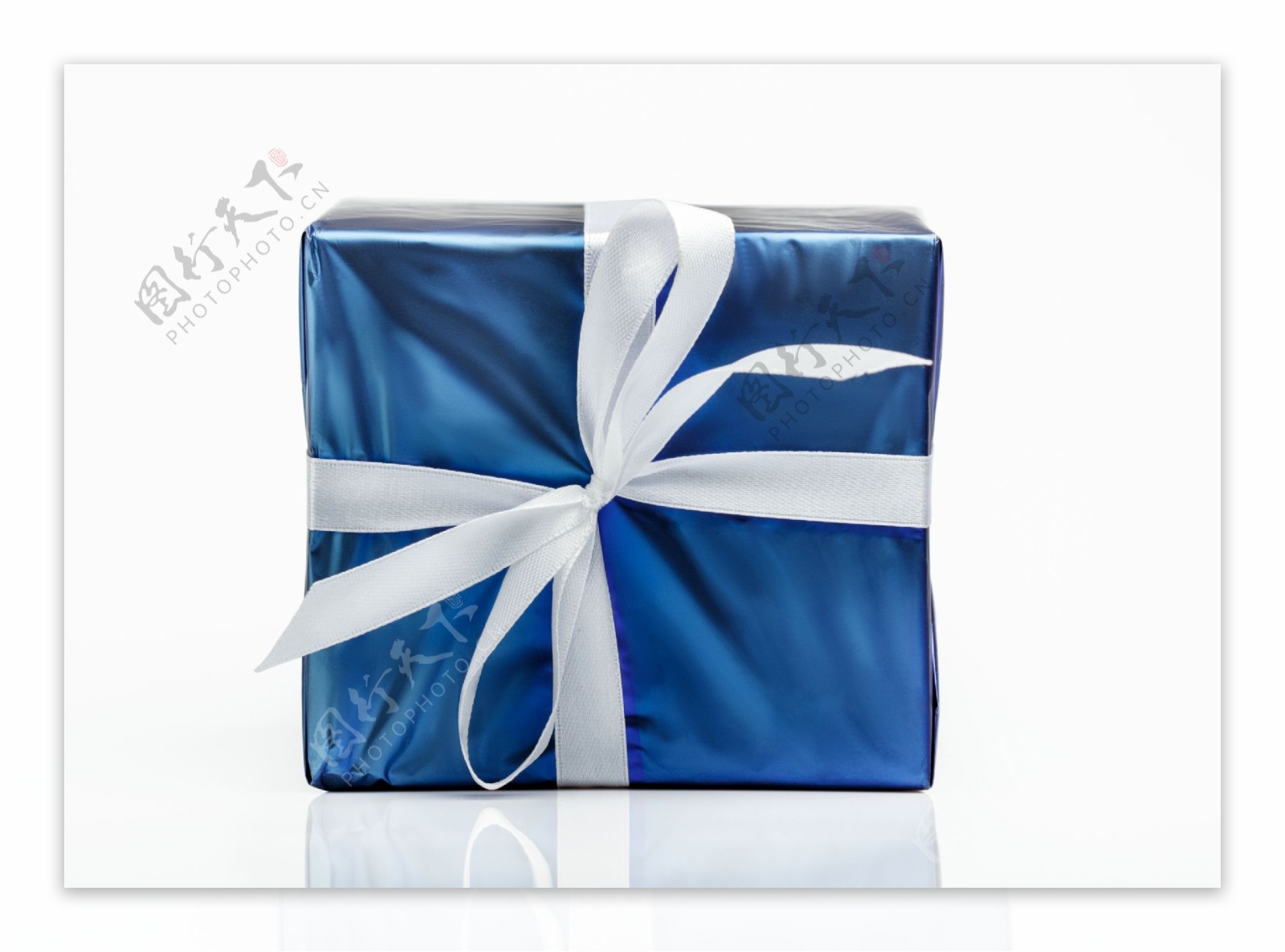 唯美蓝色礼物盒图片
