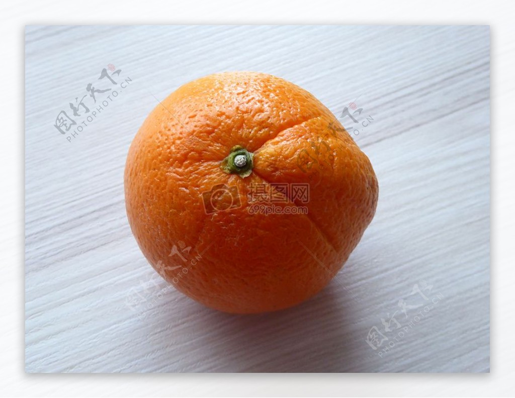 桌角的柑橘