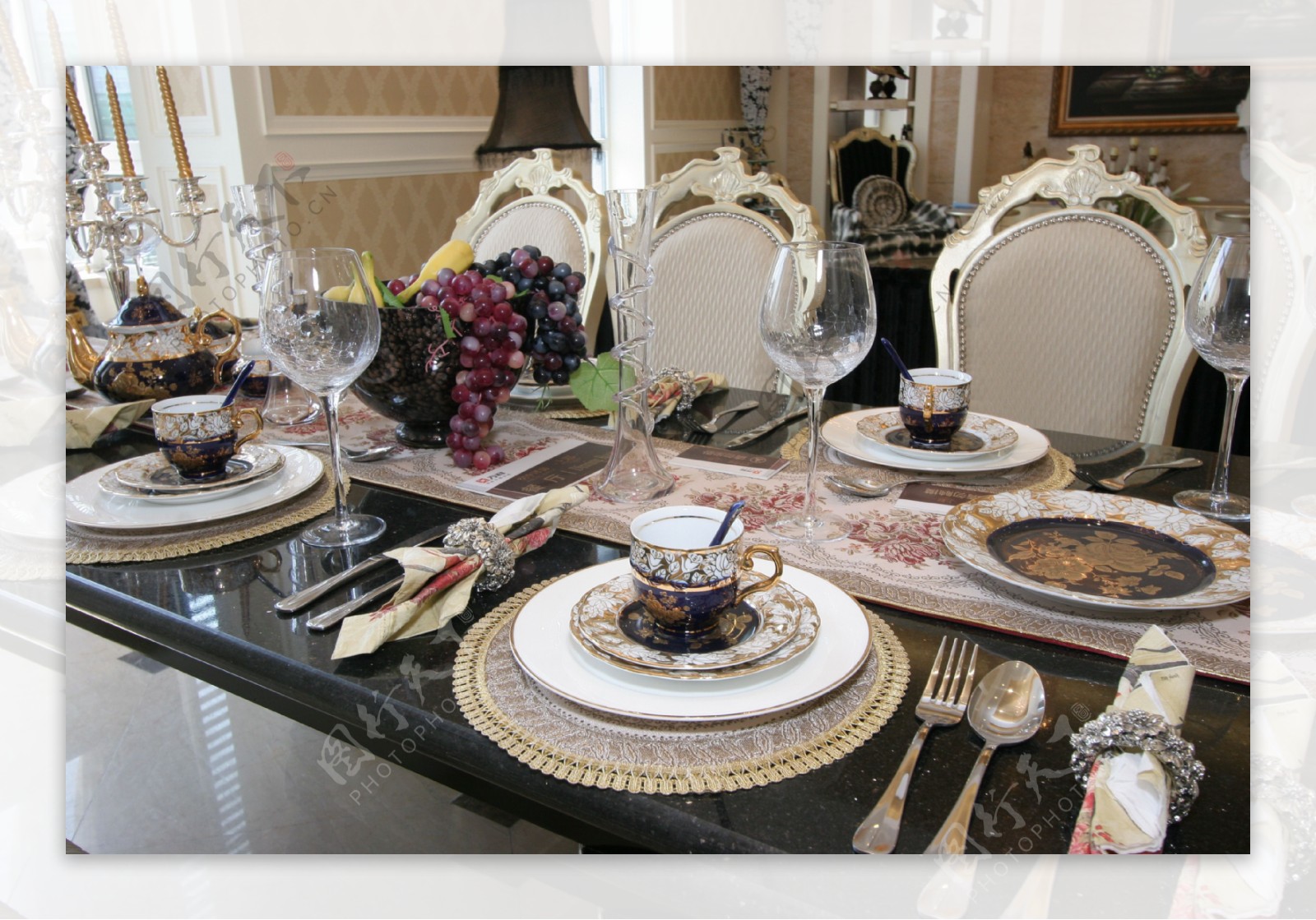 欧式风格餐桌装饰图片