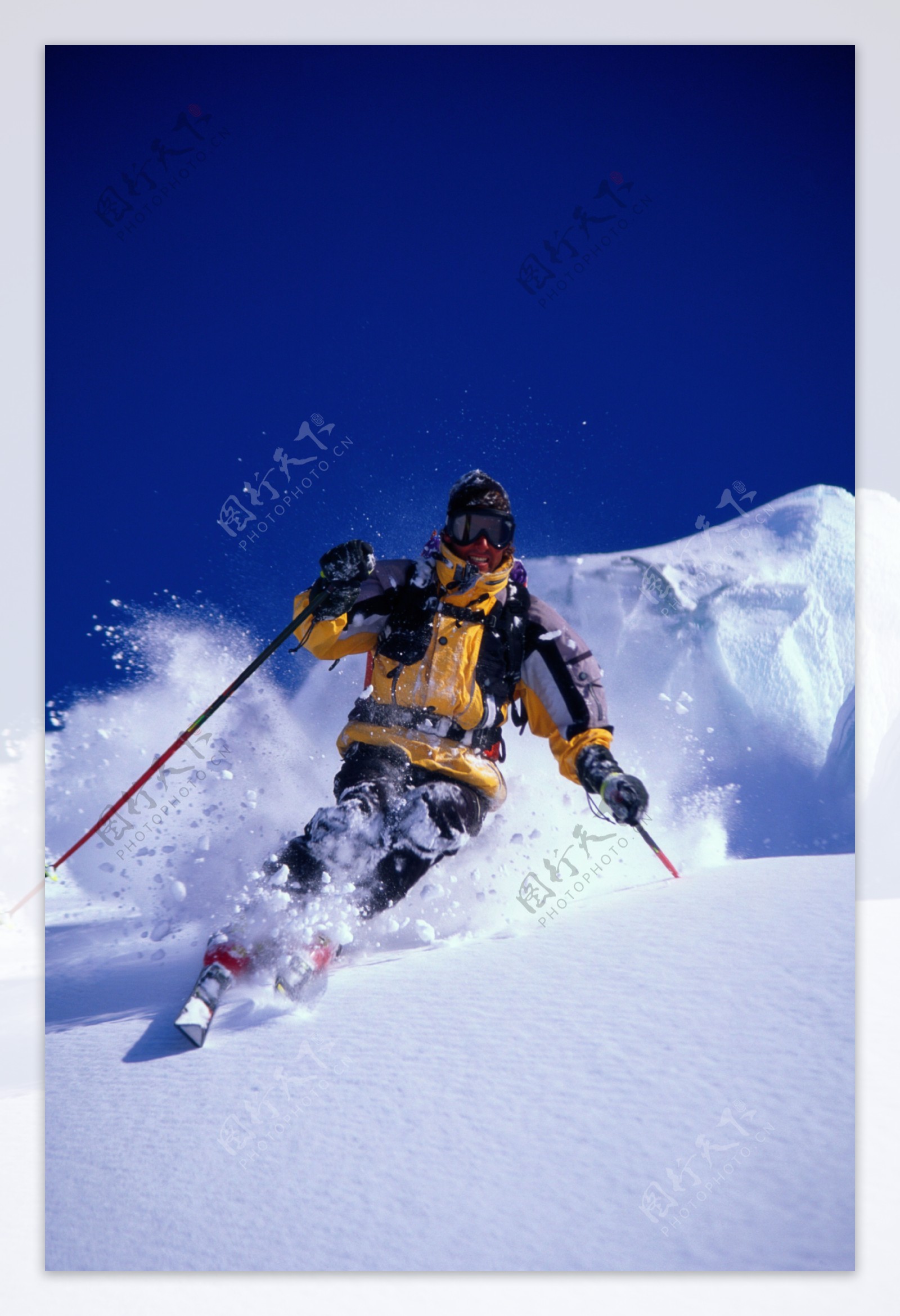 正在滑雪的人图片