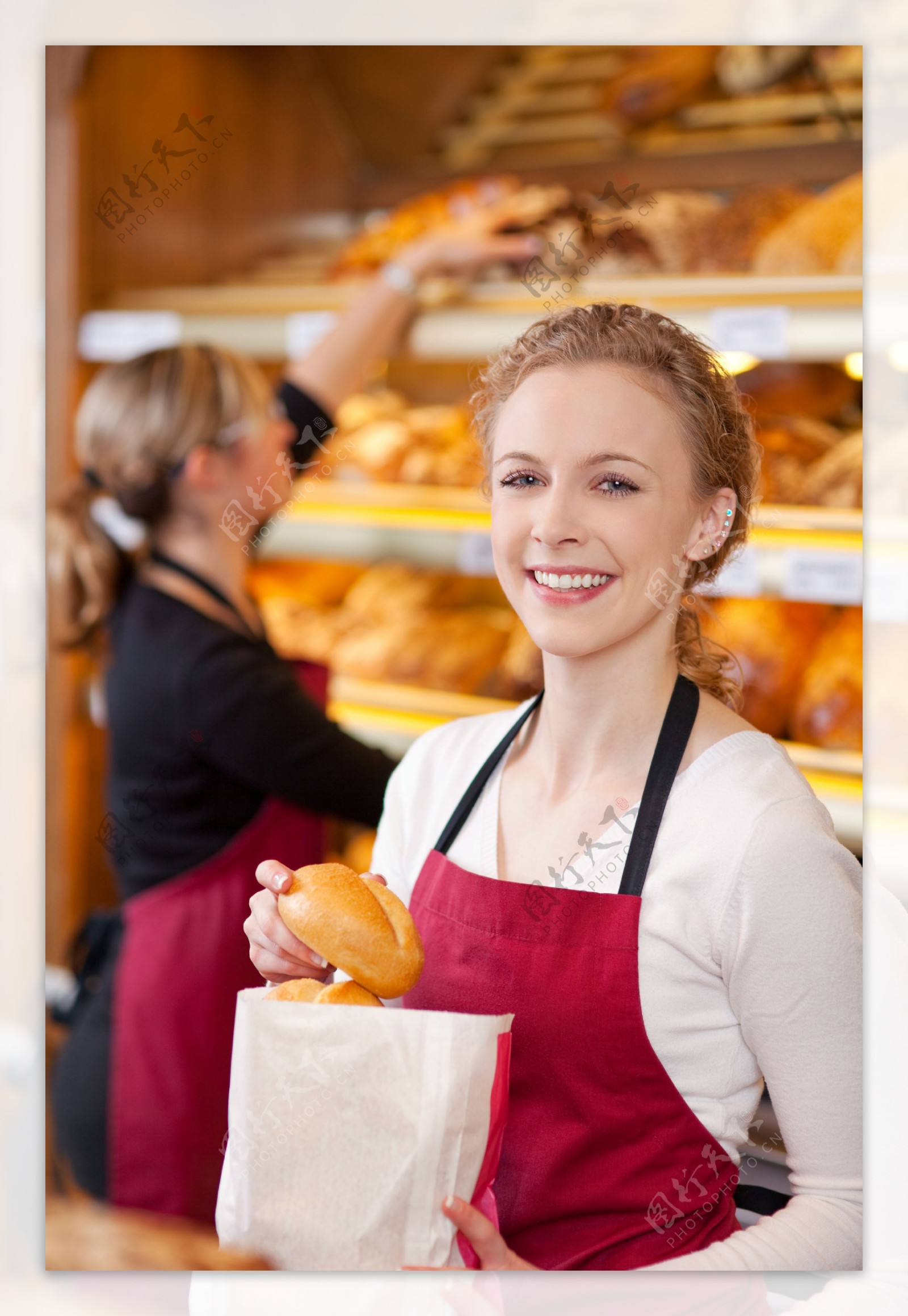 面包店的售货员图片